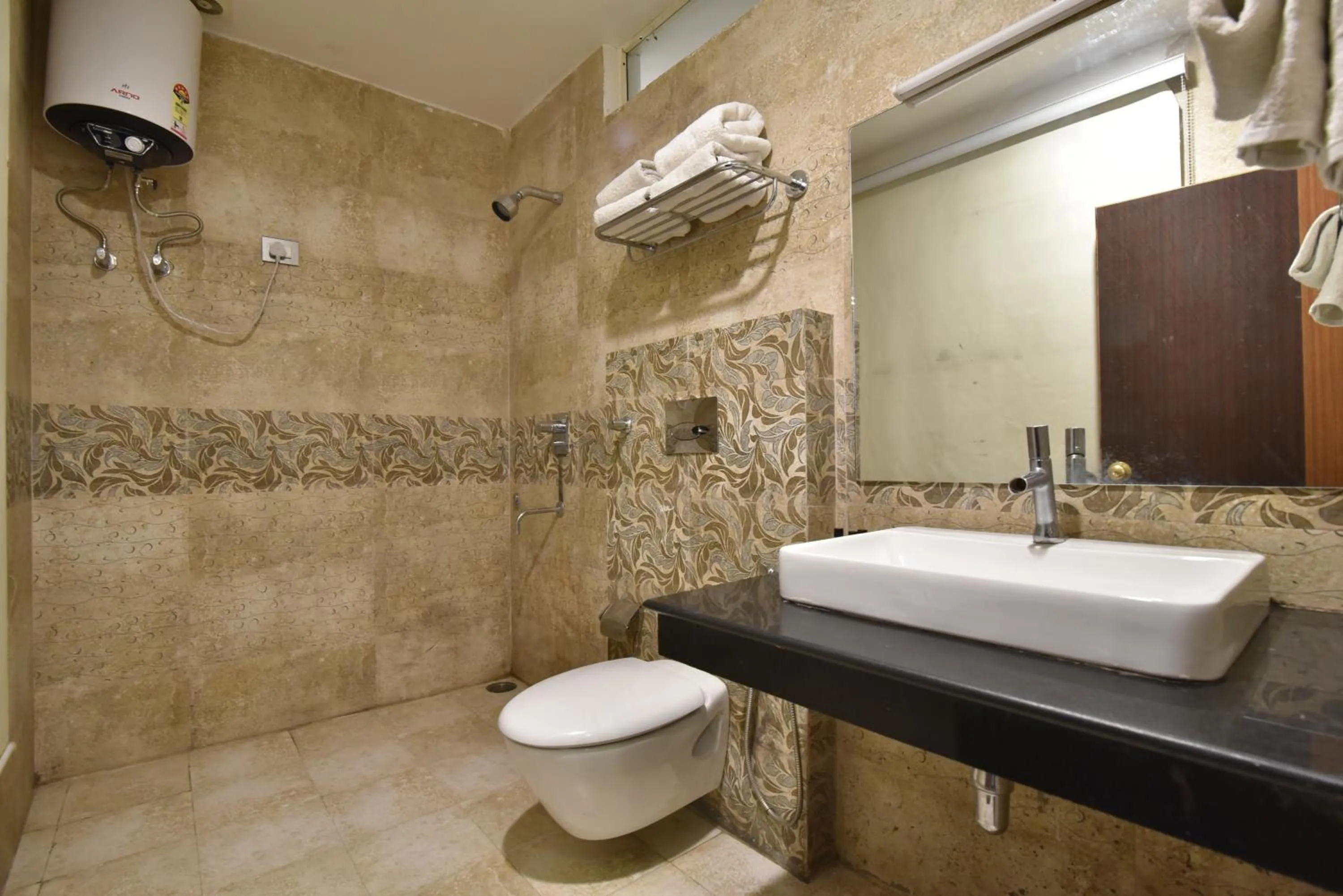 Shower in Hotel M AND RESORT