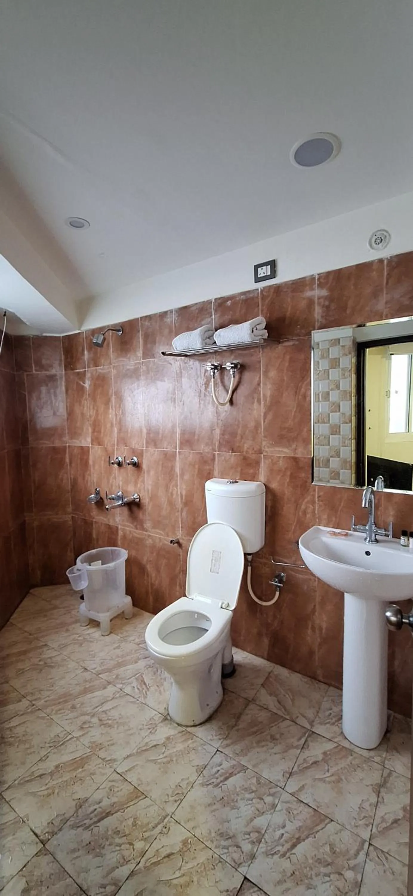 Shower in Hotel M AND RESORT