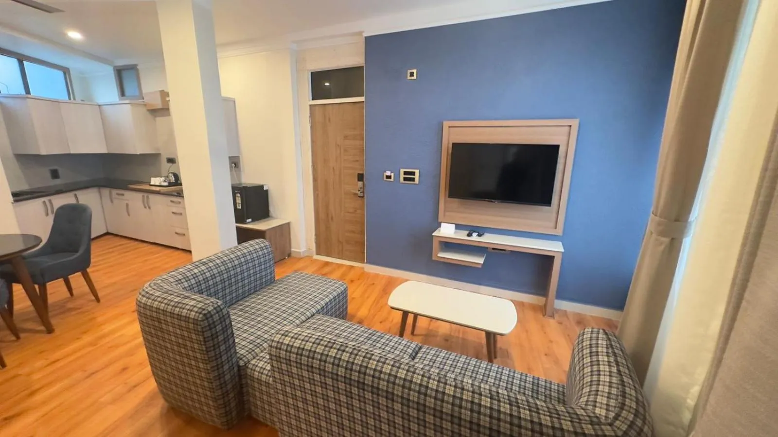 Communal lounge/ TV room in Hotel M AND RESORT