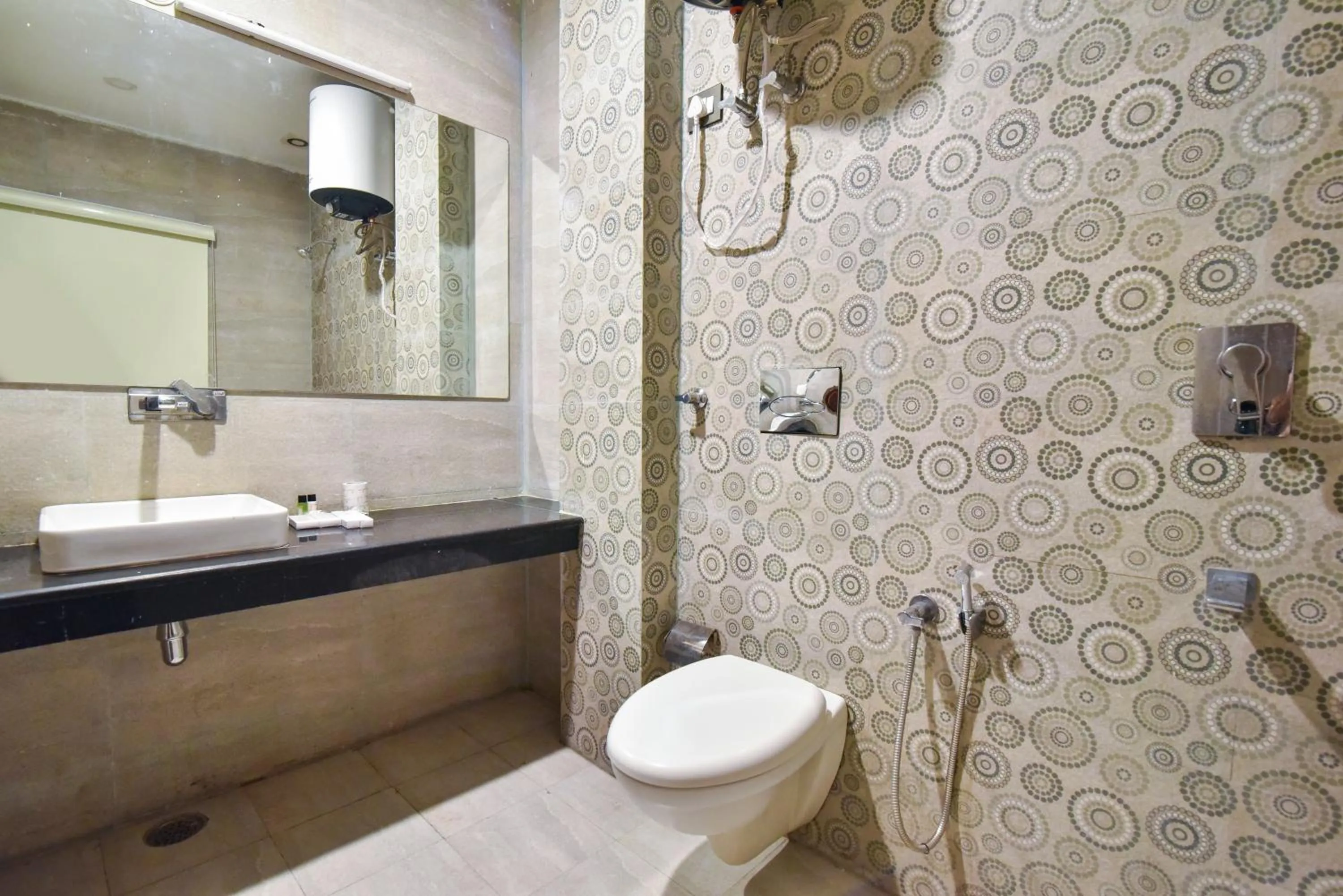 Shower in Hotel M AND RESORT