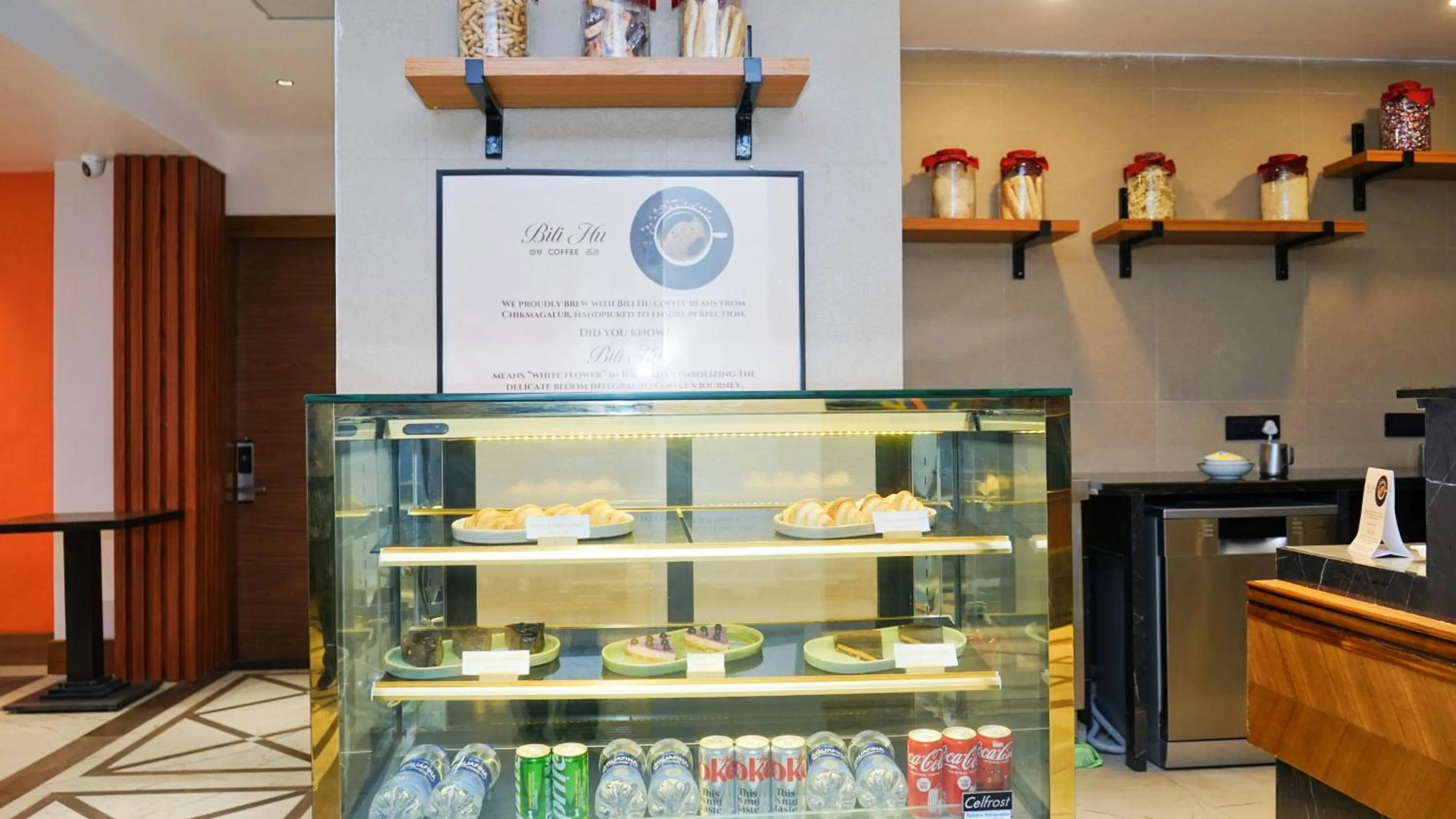 Restaurant/places to eat in Hotel M AND RESORT