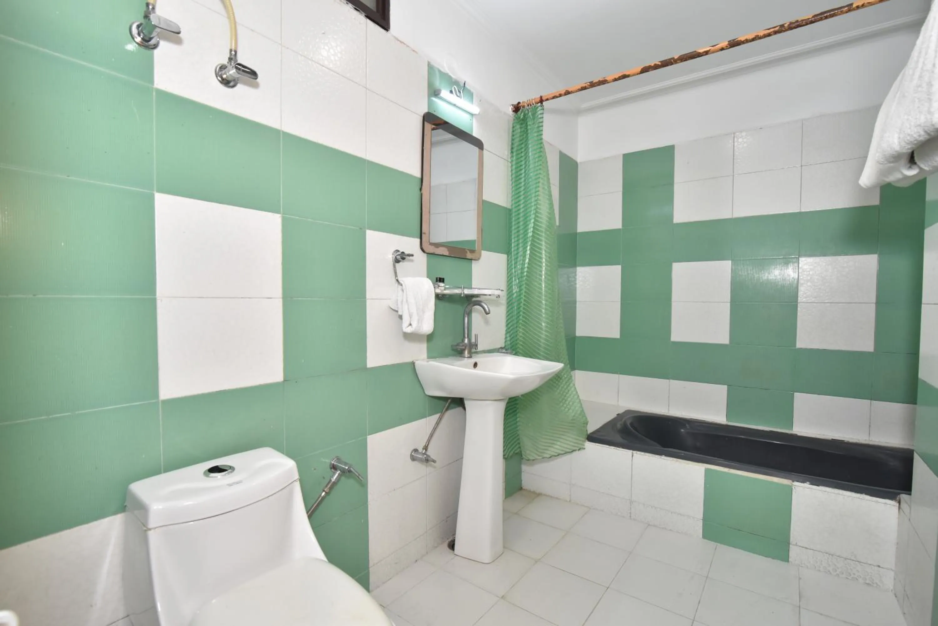 Shower in Hotel M AND RESORT