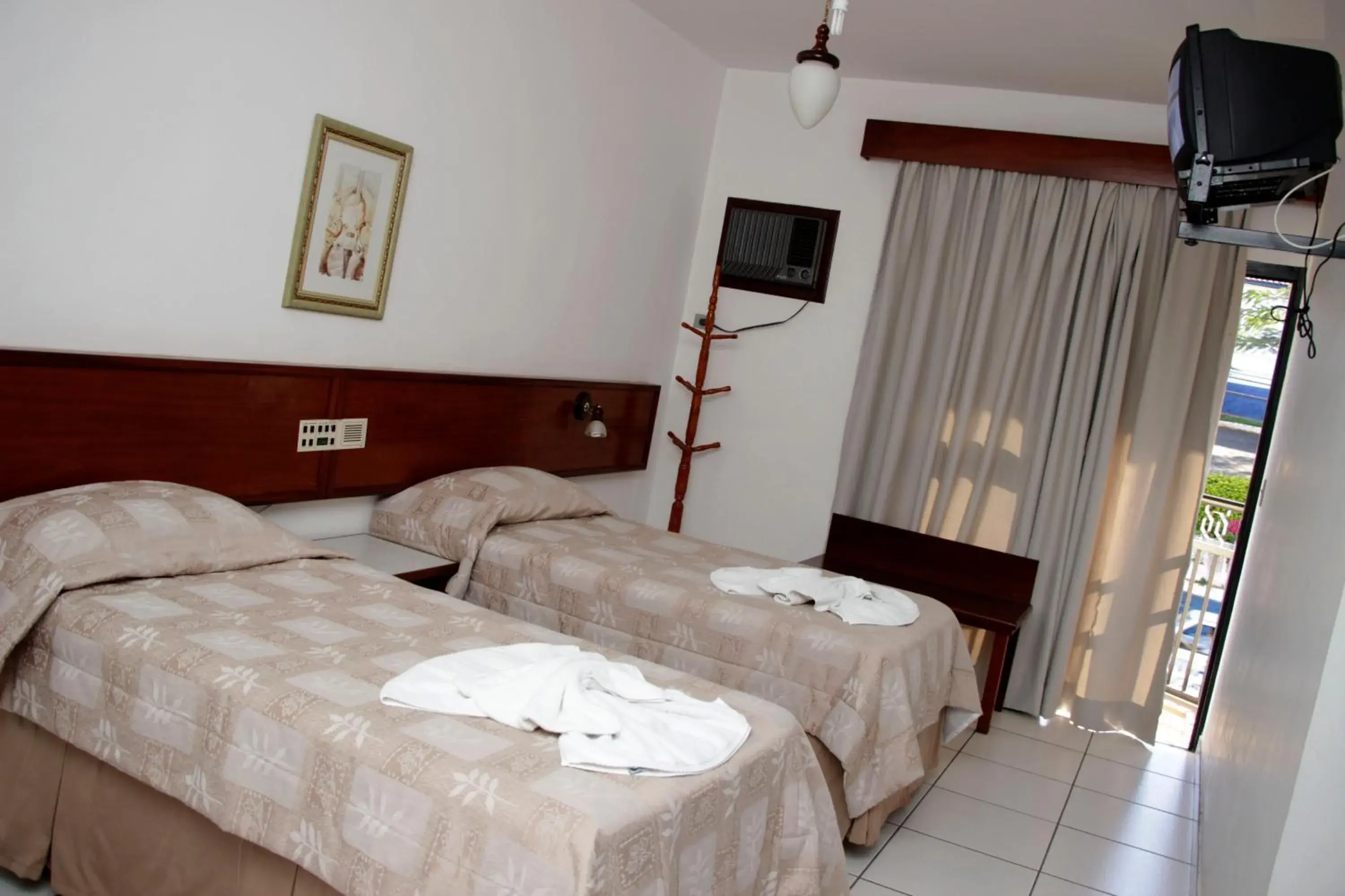 Deluxe Double or Twin Room with Balcony in Hotel Midas Deluxe Double or Twin Room with Balcony in Hotel Midas