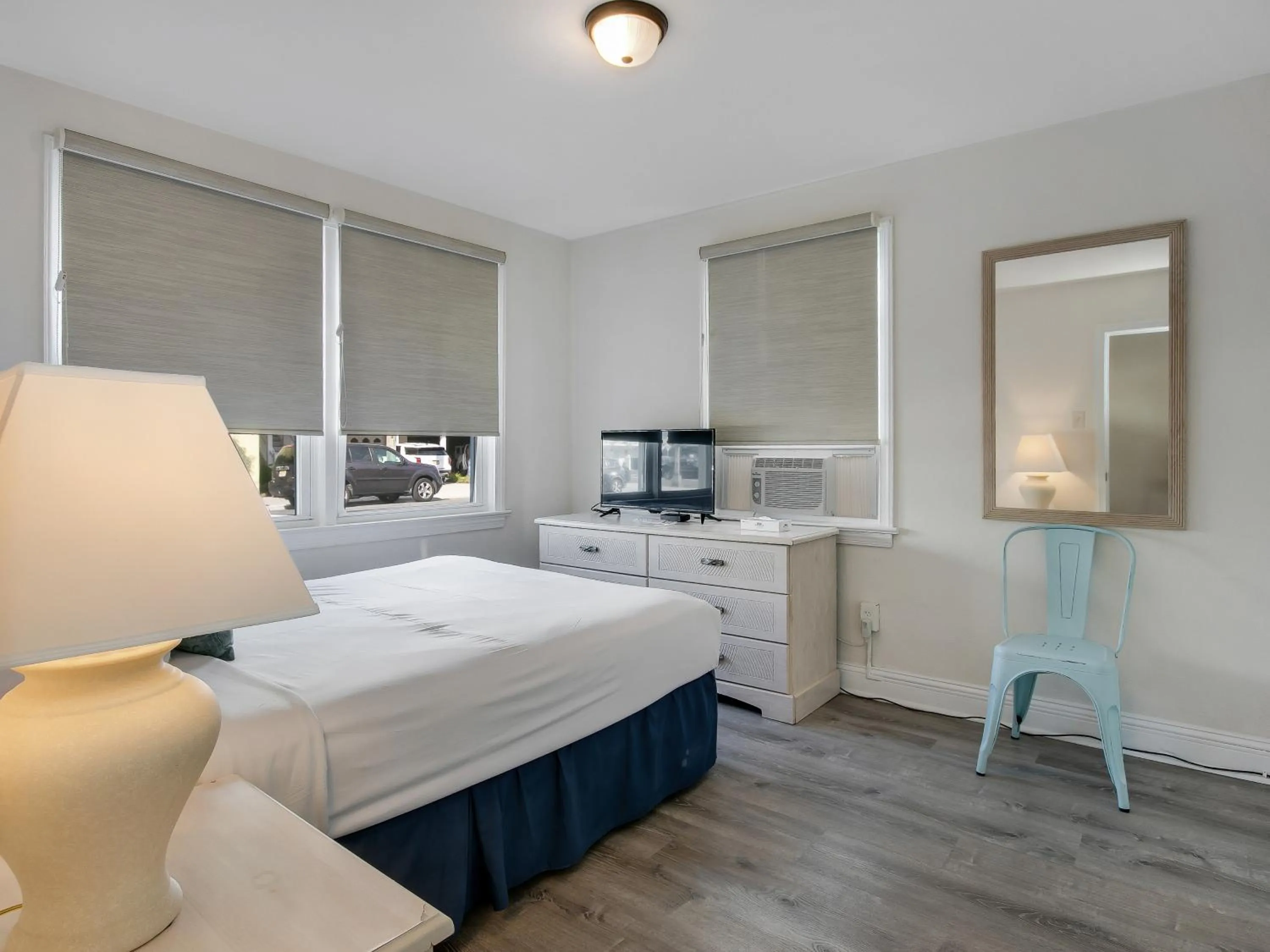 Bedroom in Daytona Inn and Suites