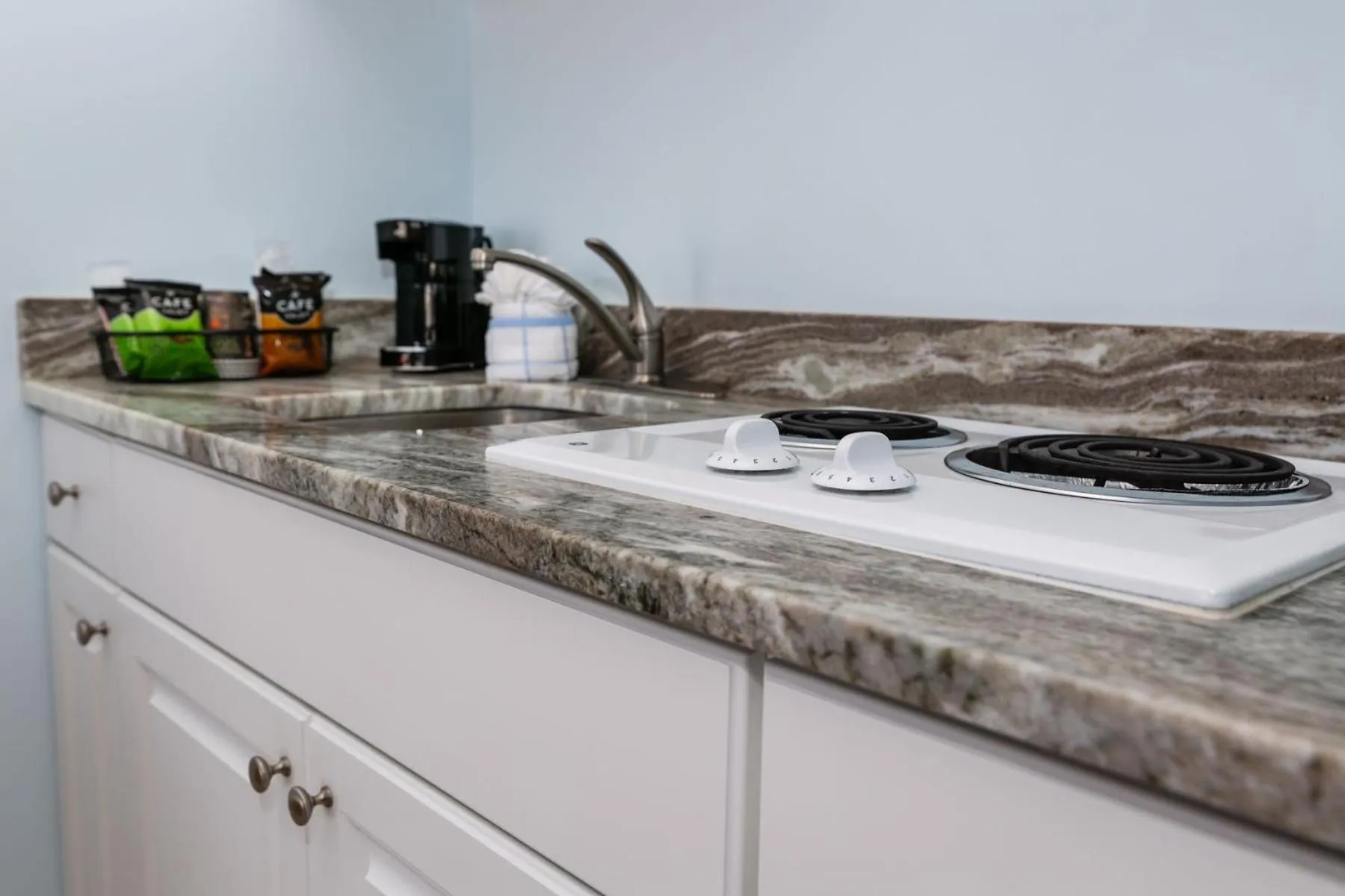 Coffee/tea facilities in Daytona Inn and Suites