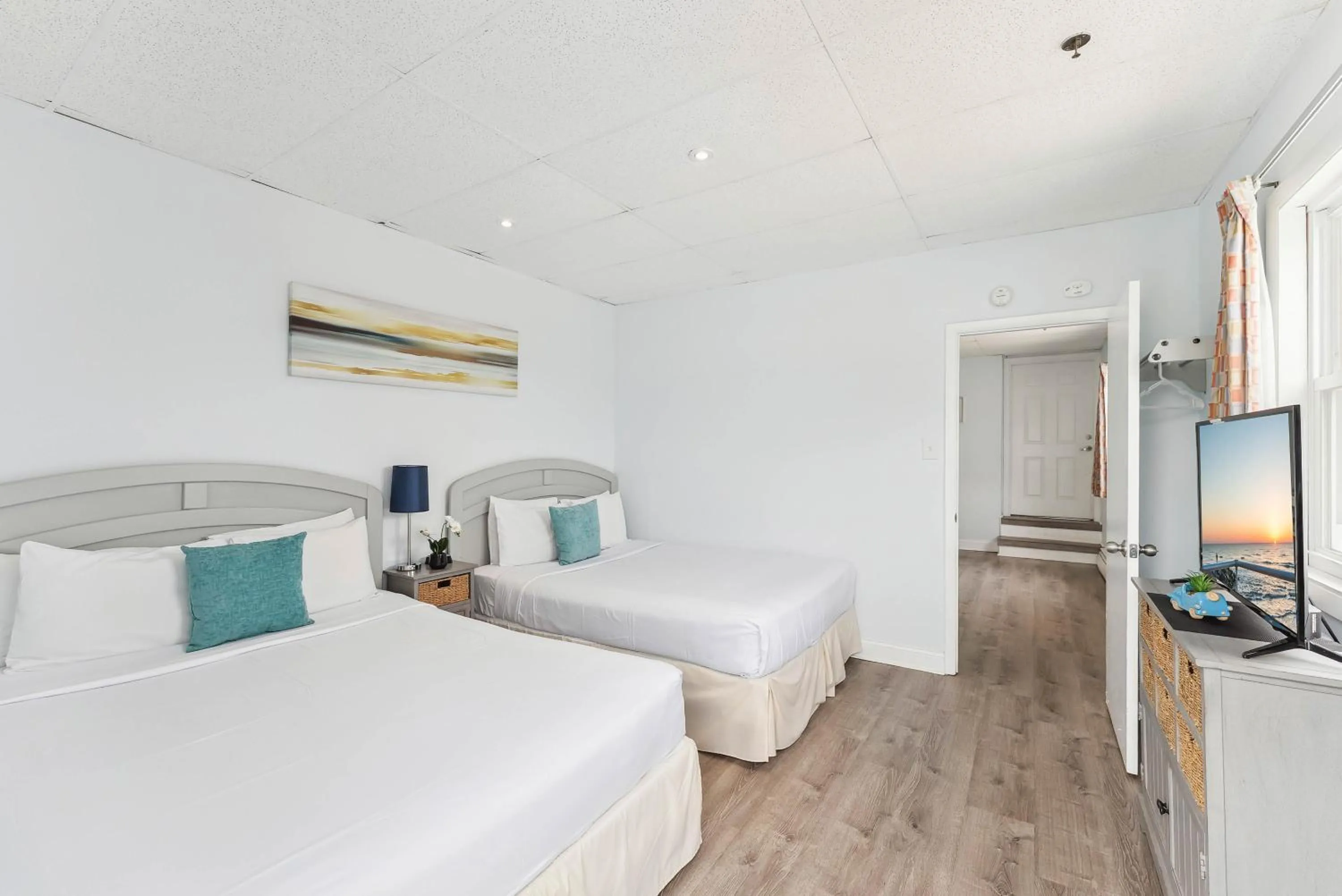 Daytona Inn and Suites