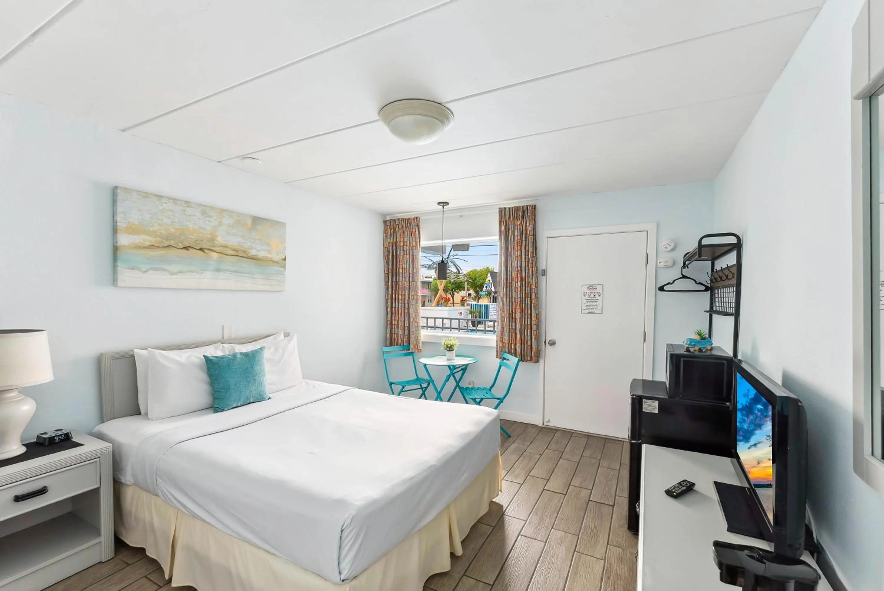 Coffee/tea facilities in Daytona Inn and Suites