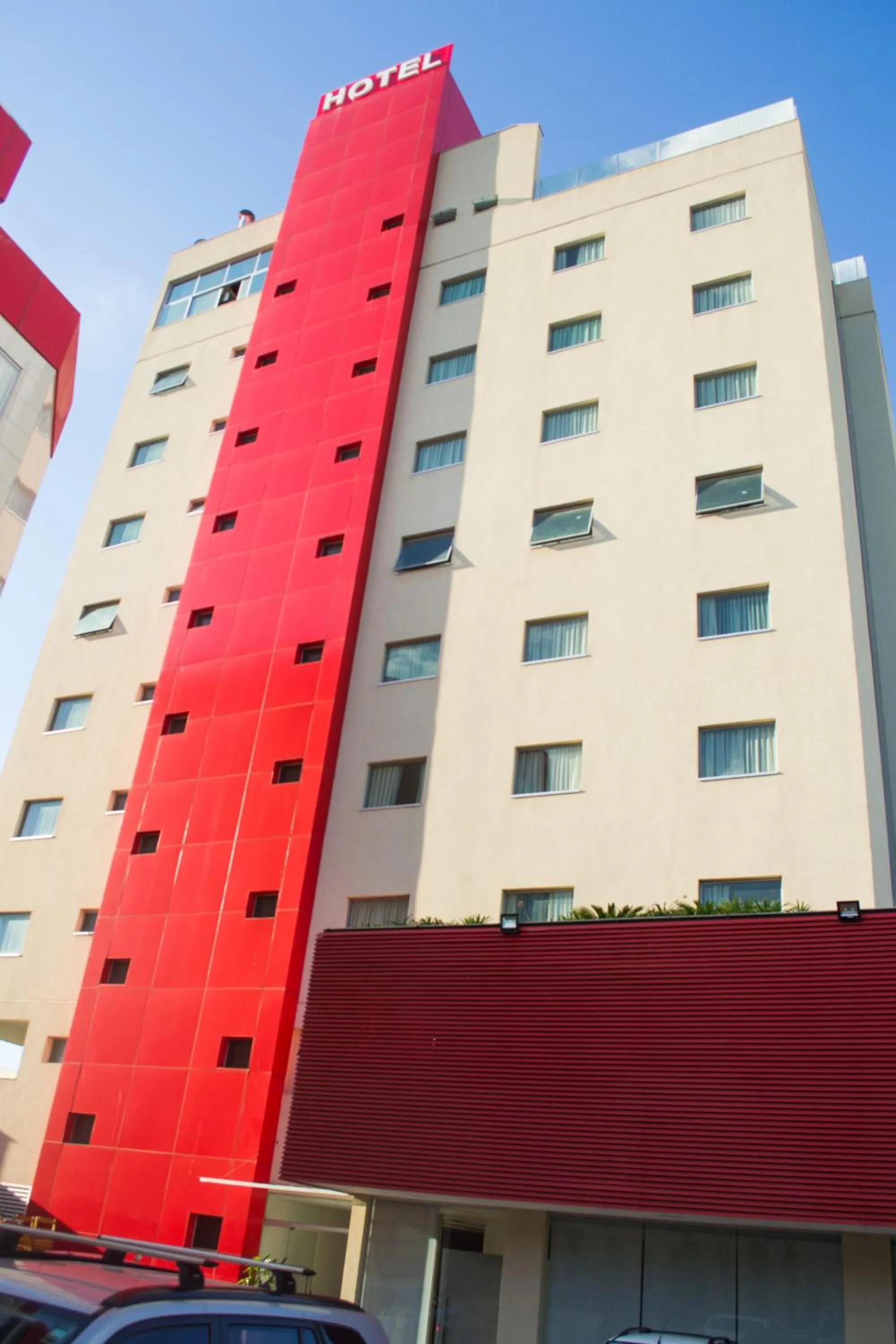 Property building in Lagoa Flat Hotel