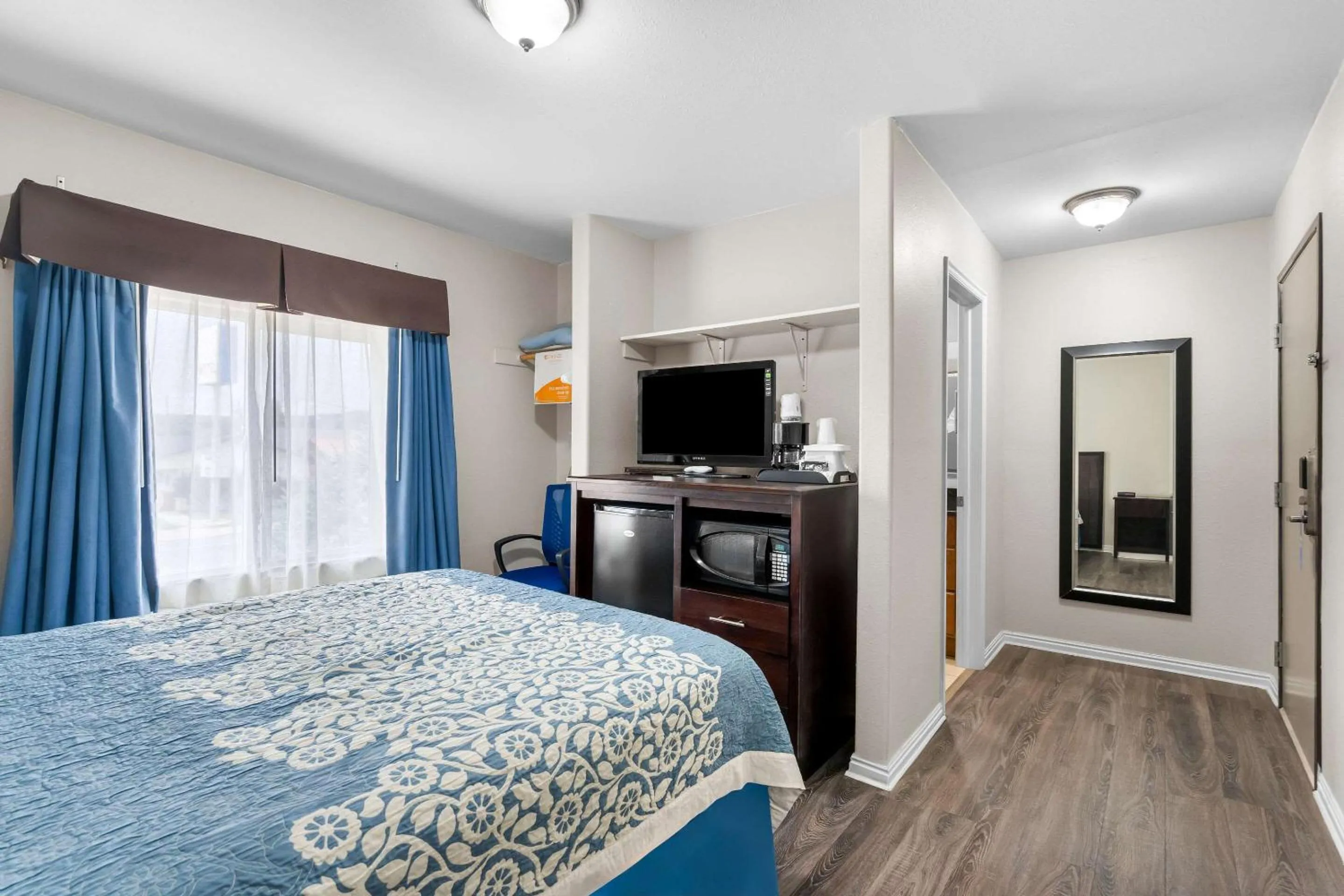 Bedroom, Bed in Econo Lodge Panguitch near Bryce Canyon