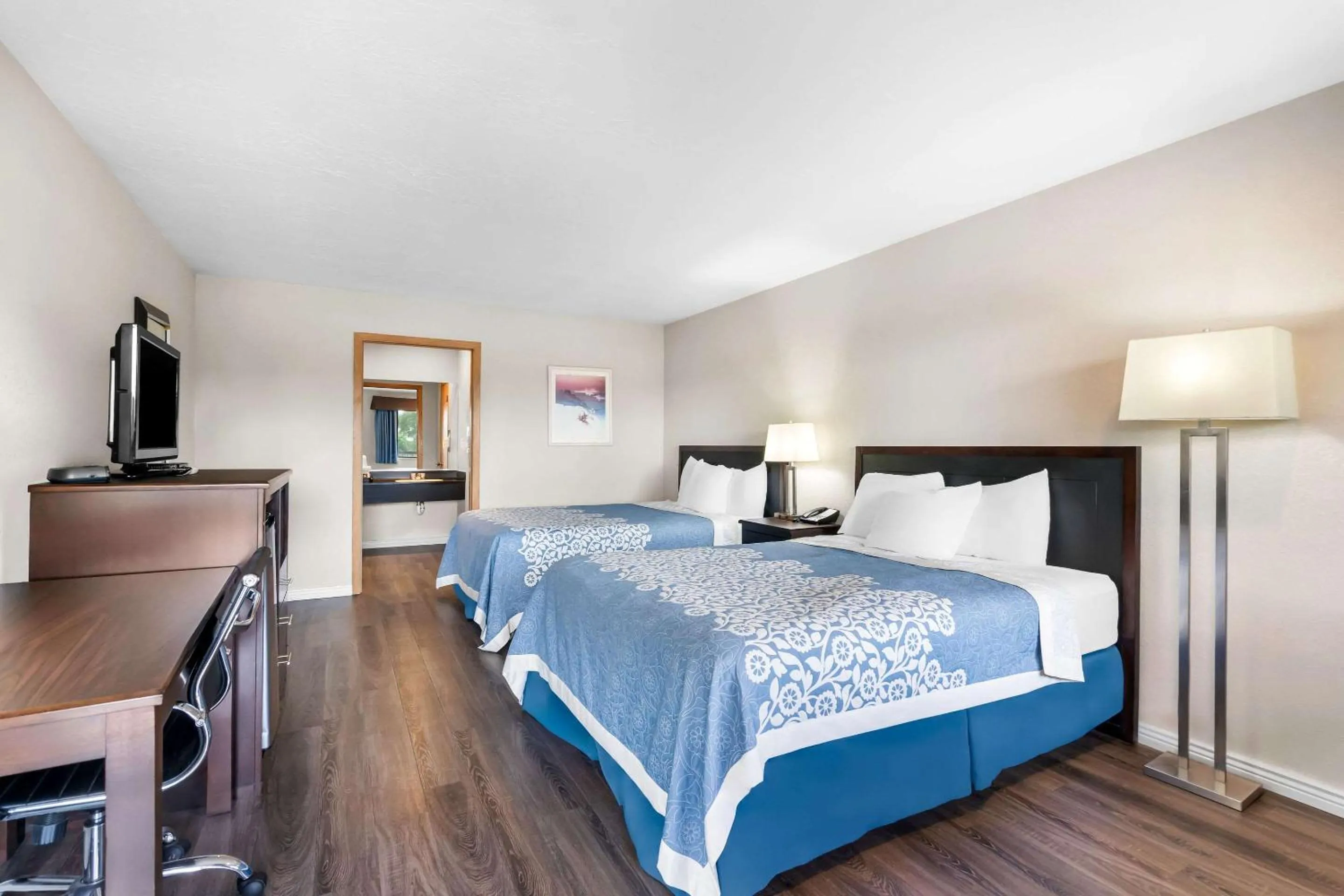 Bedroom, Bed in Econo Lodge Panguitch near Bryce Canyon