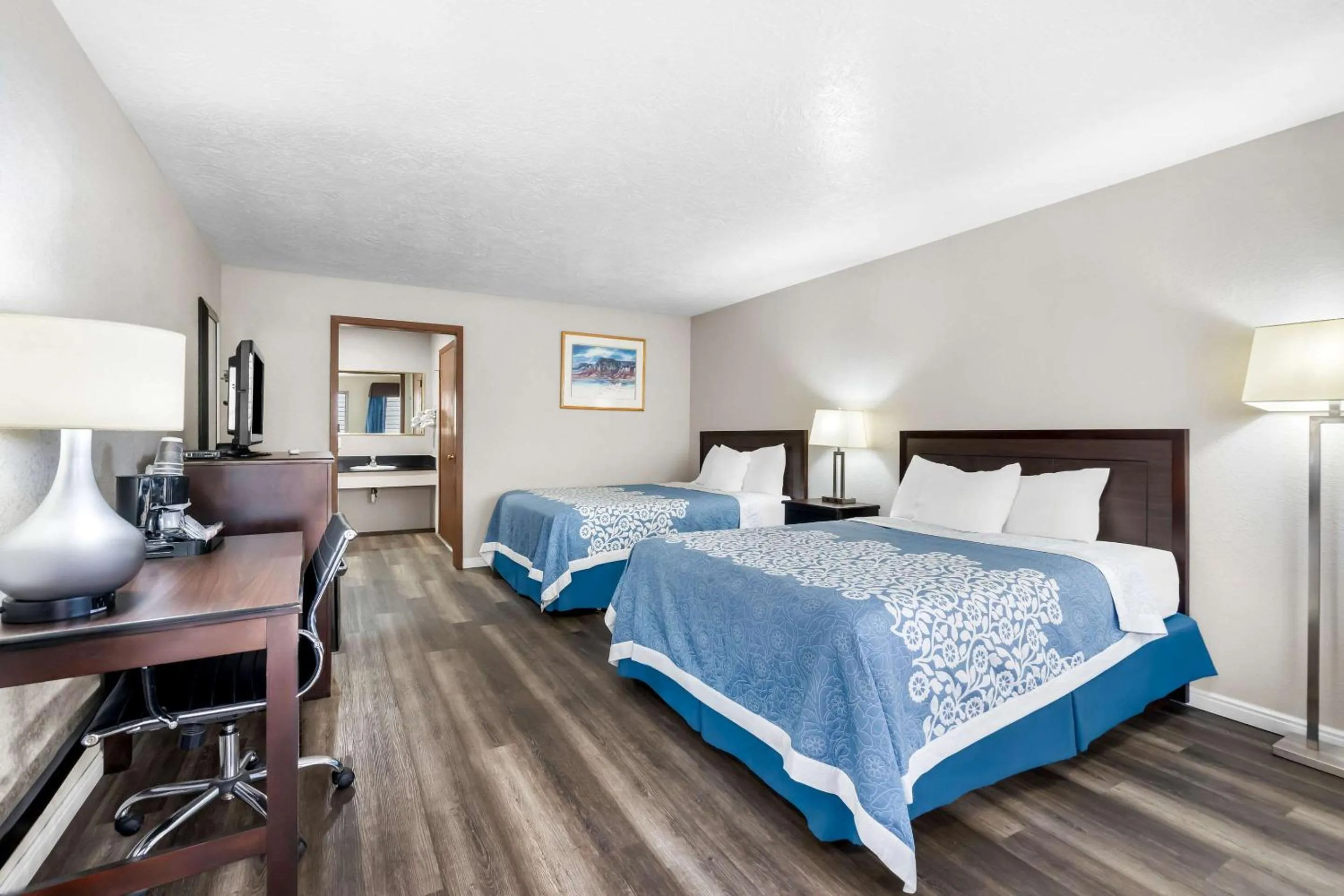 Bedroom, Bed in Econo Lodge Panguitch near Bryce Canyon