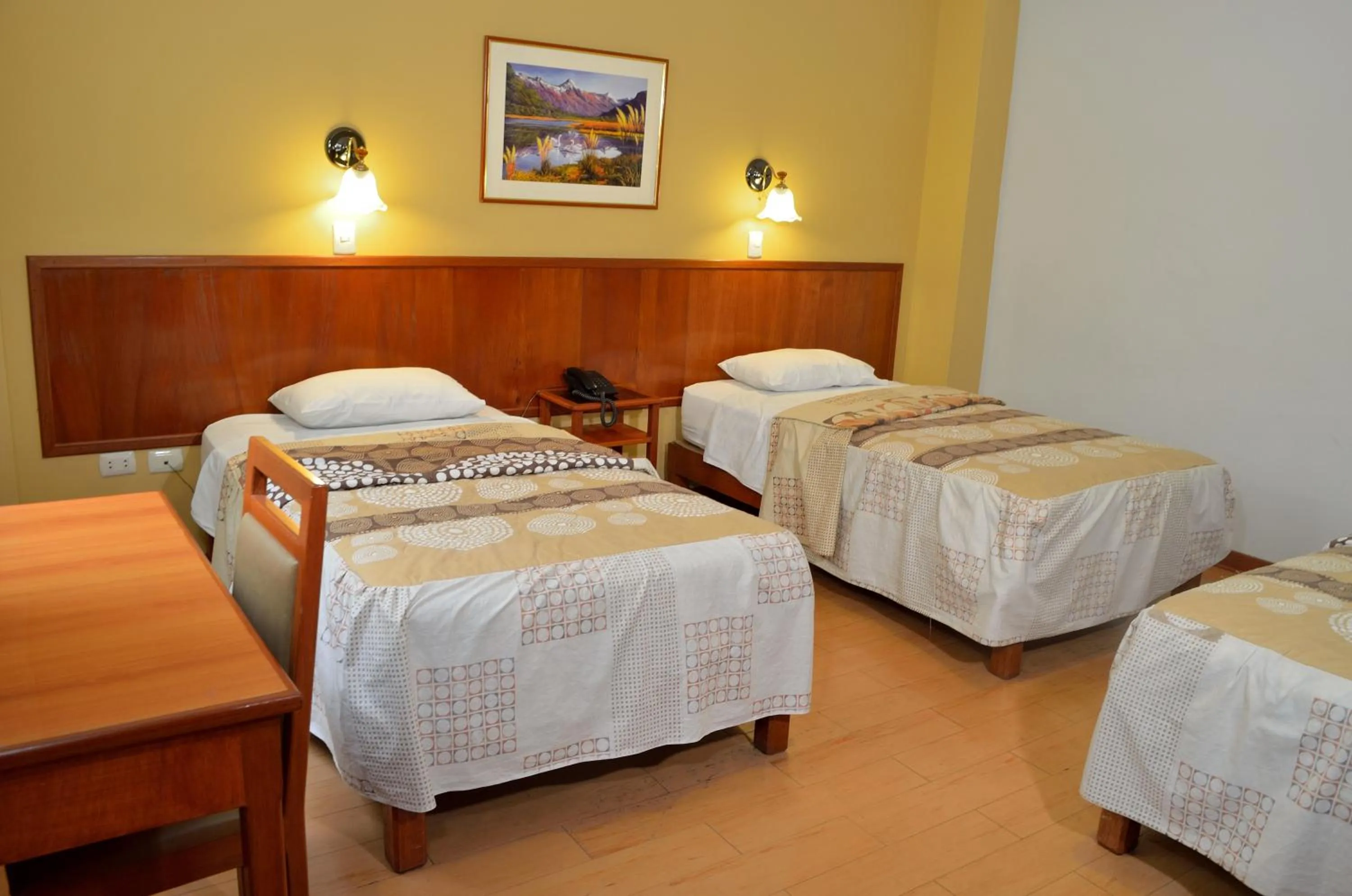 Bedroom, Bed in Primavera Plaza Hotel