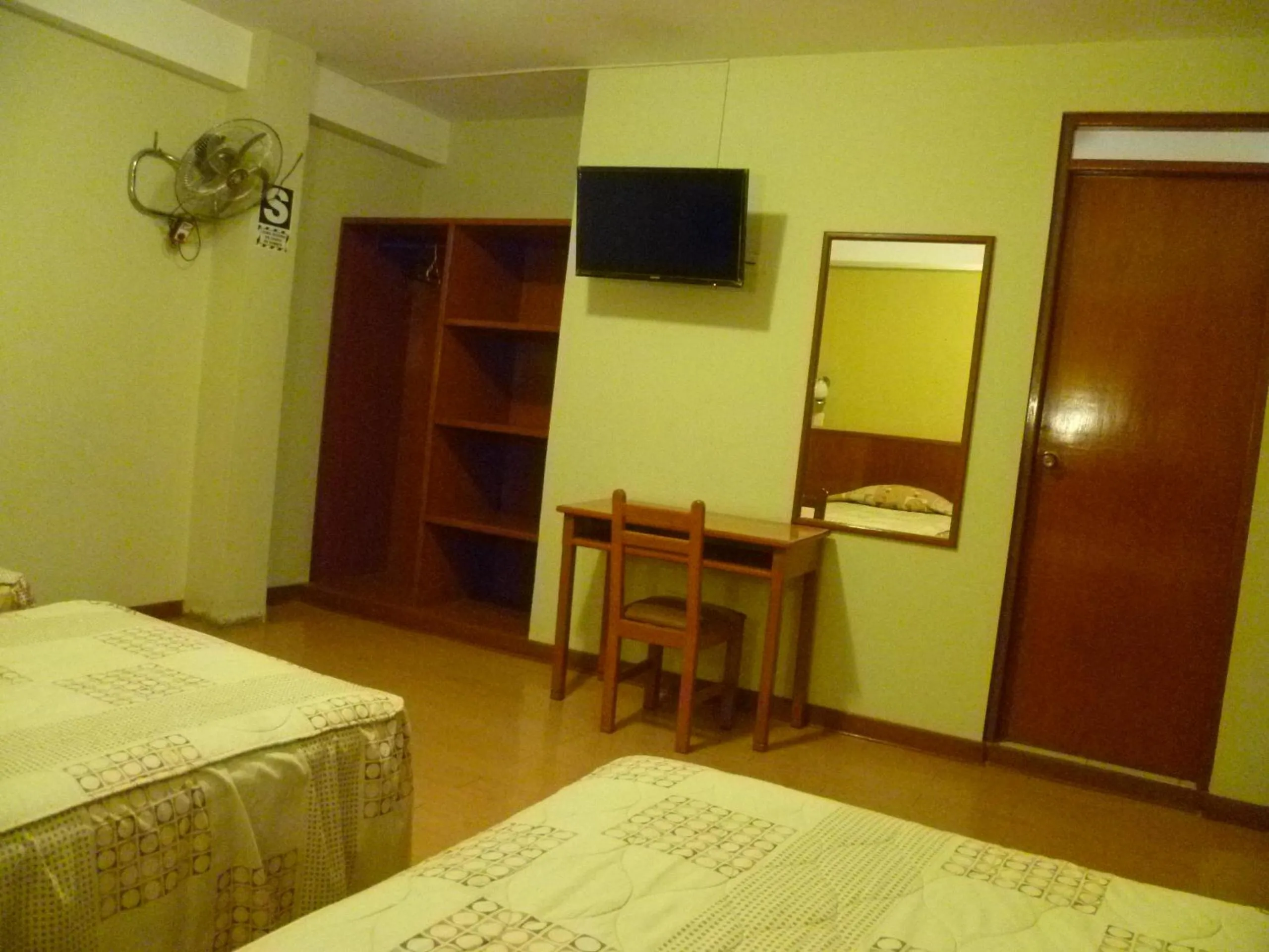 Bedroom, Bed in Primavera Plaza Hotel