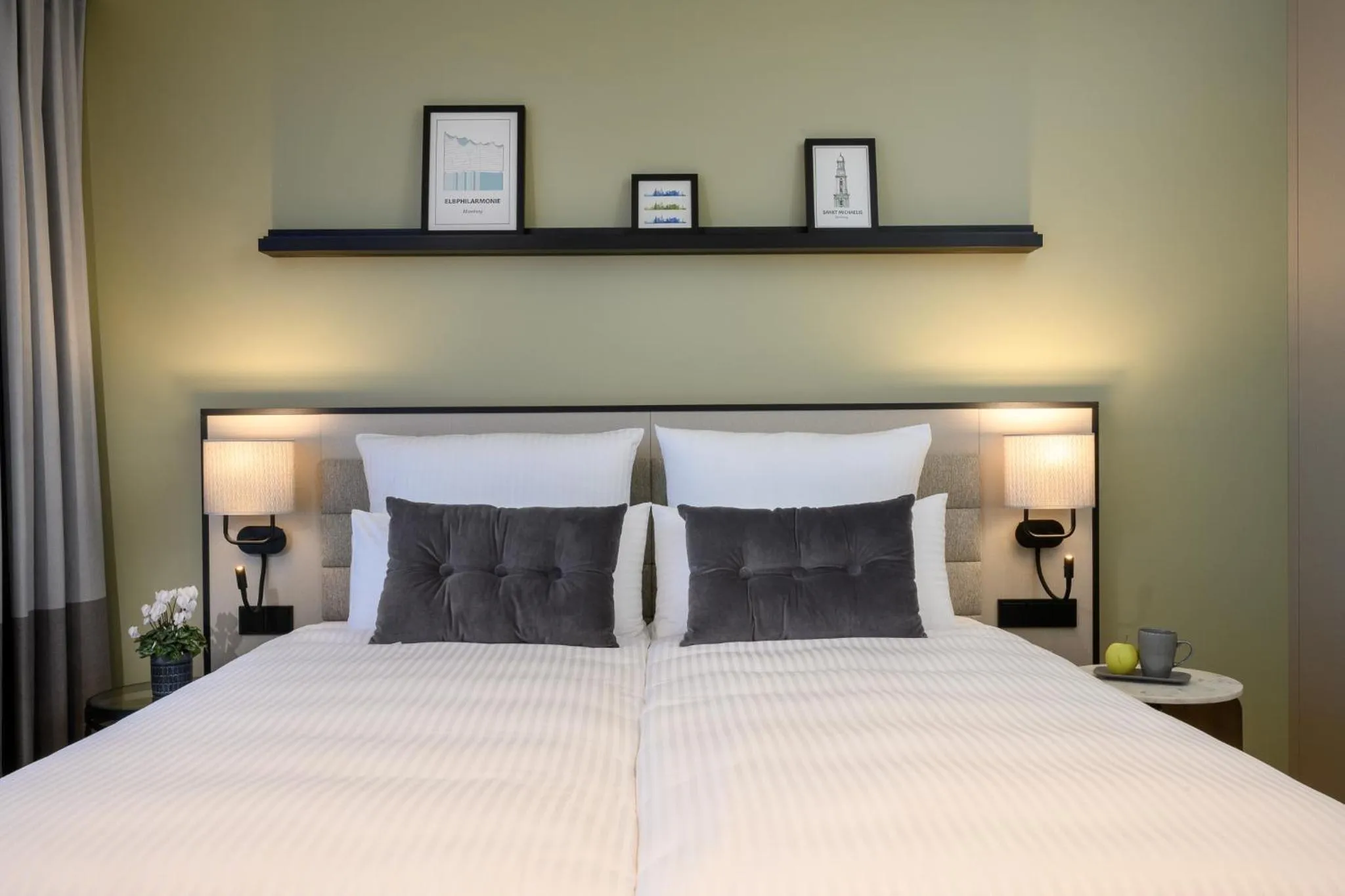 Bed in master Altona