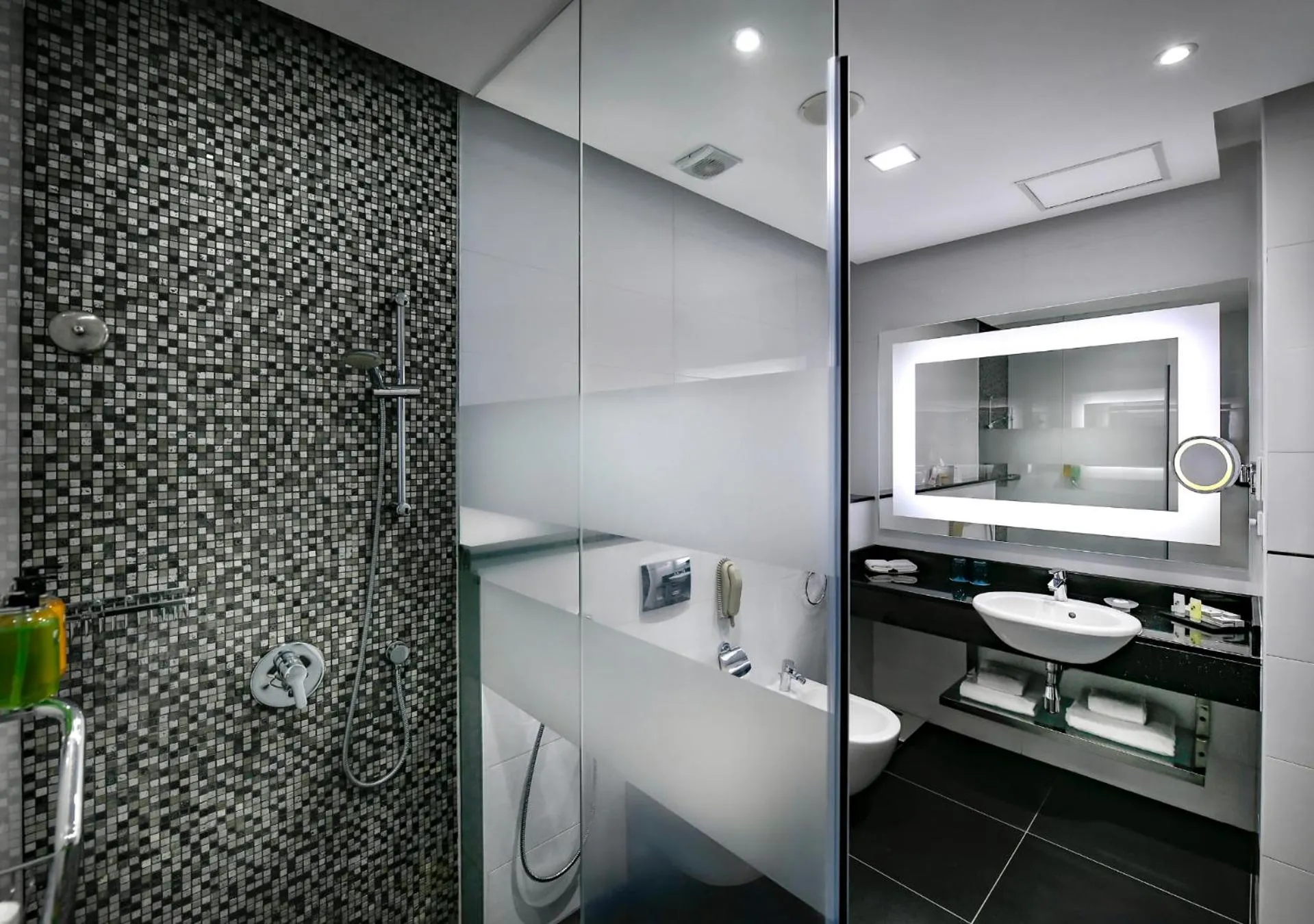 Bathroom in Swiss-Belhotel Seef Bahrain