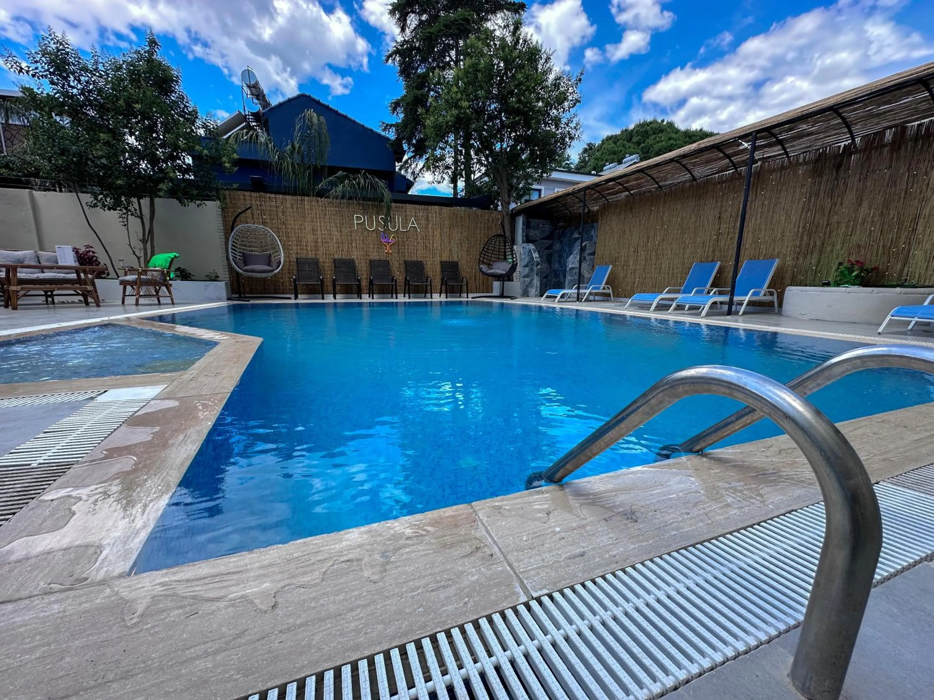 Patio, Swimming Pool in Arikan Inn Hotel