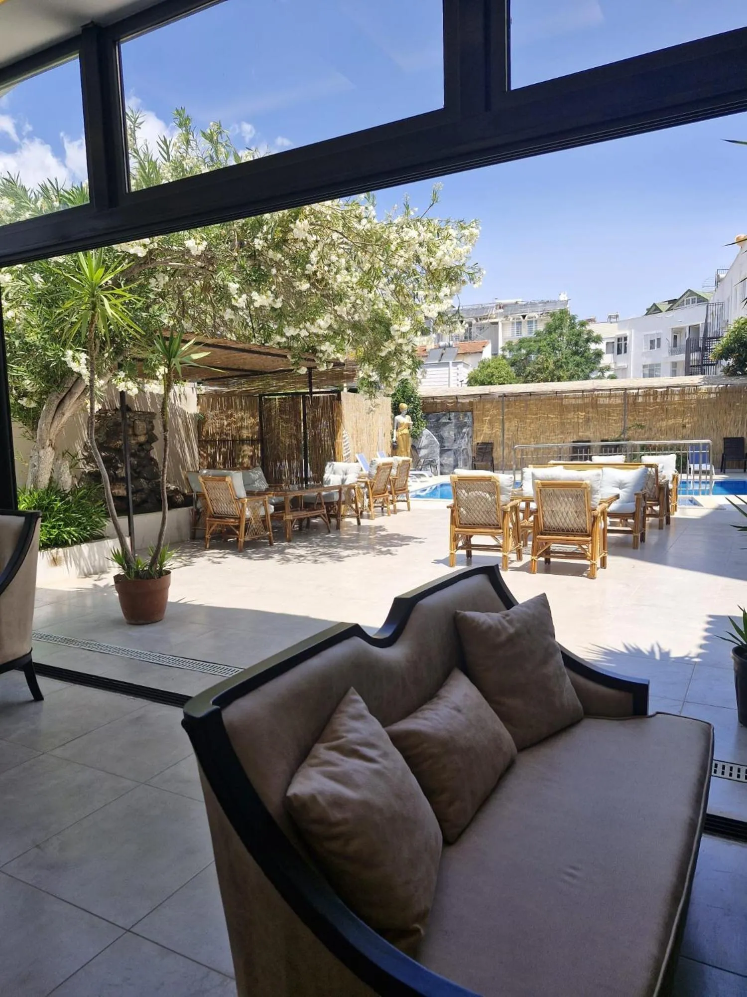 Restaurant/places to eat in Vois Kemer Hotel & SPA