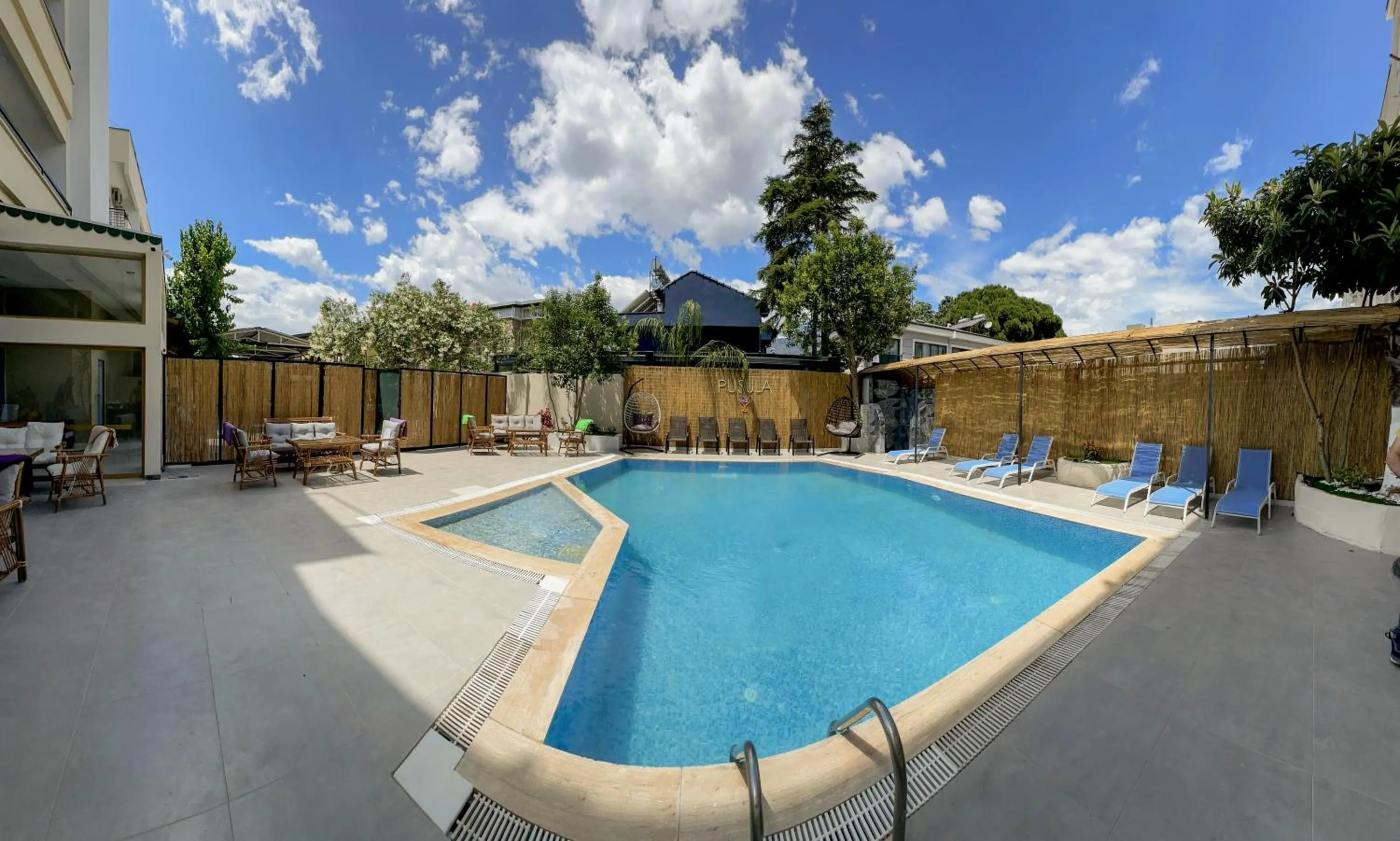 Property building, Swimming Pool in Arikan Inn Hotel