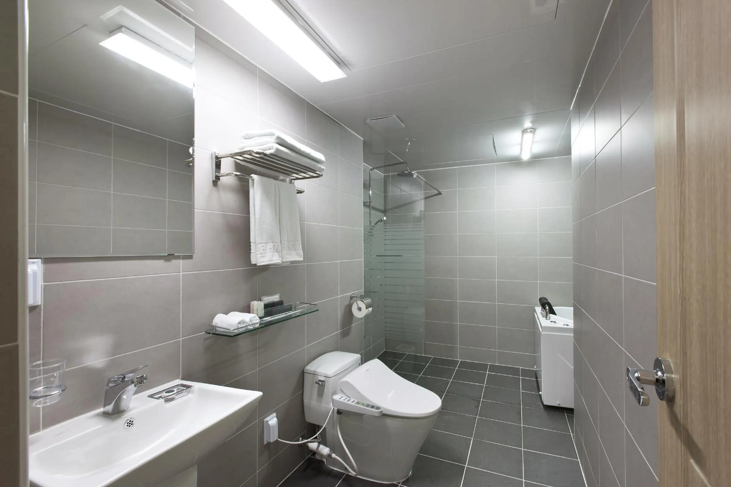 Bathroom in Familia Hotel