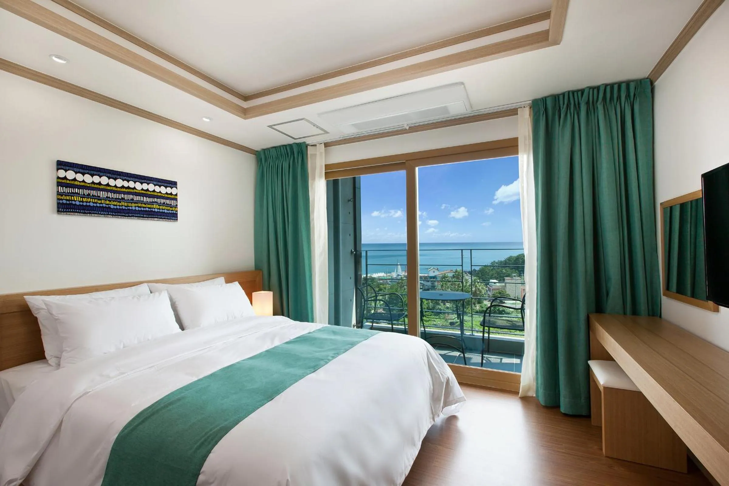 Photo of the whole room, Bed in Familia Hotel