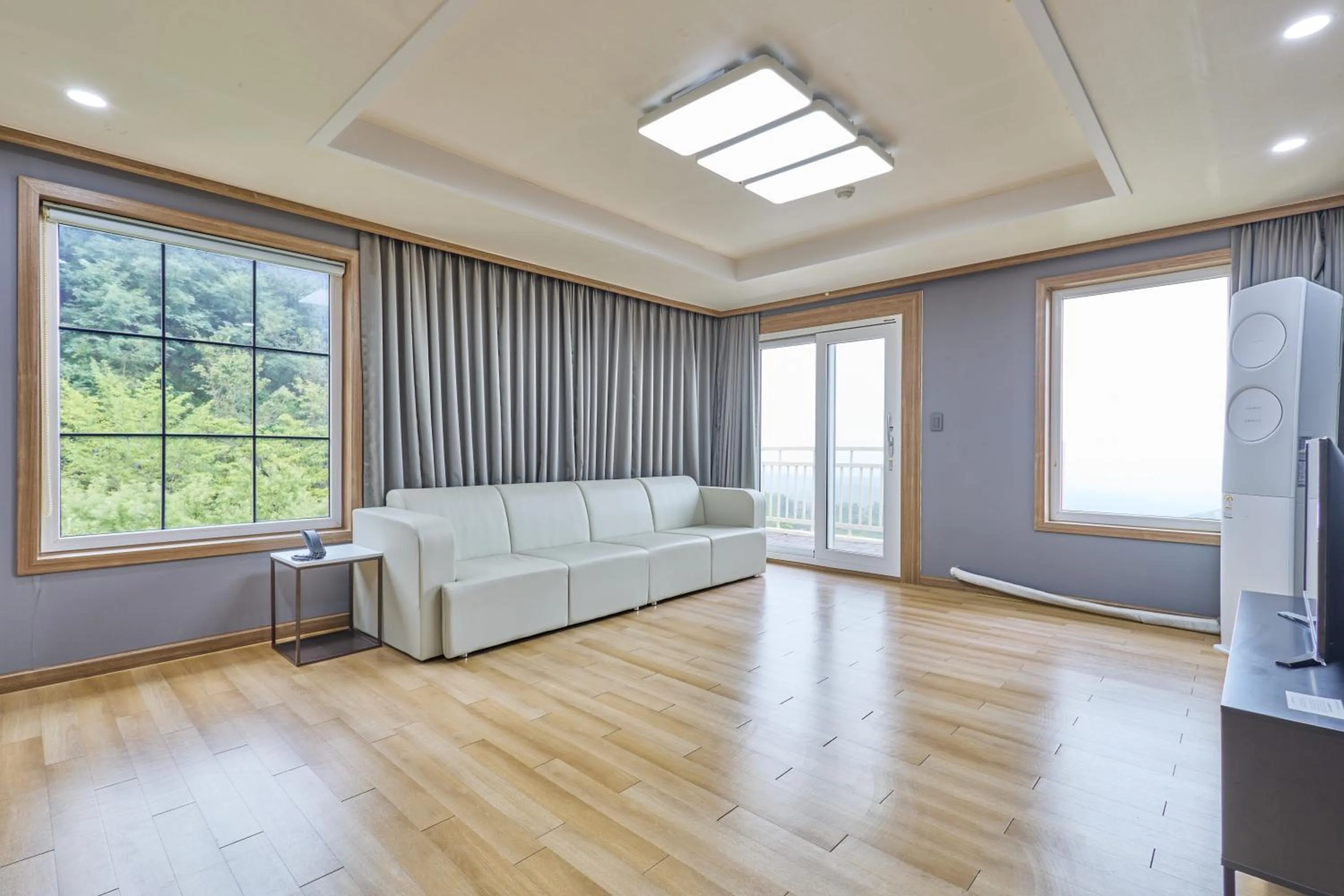 Photo of the whole room in Gyeongju Mauna Ocean Resort