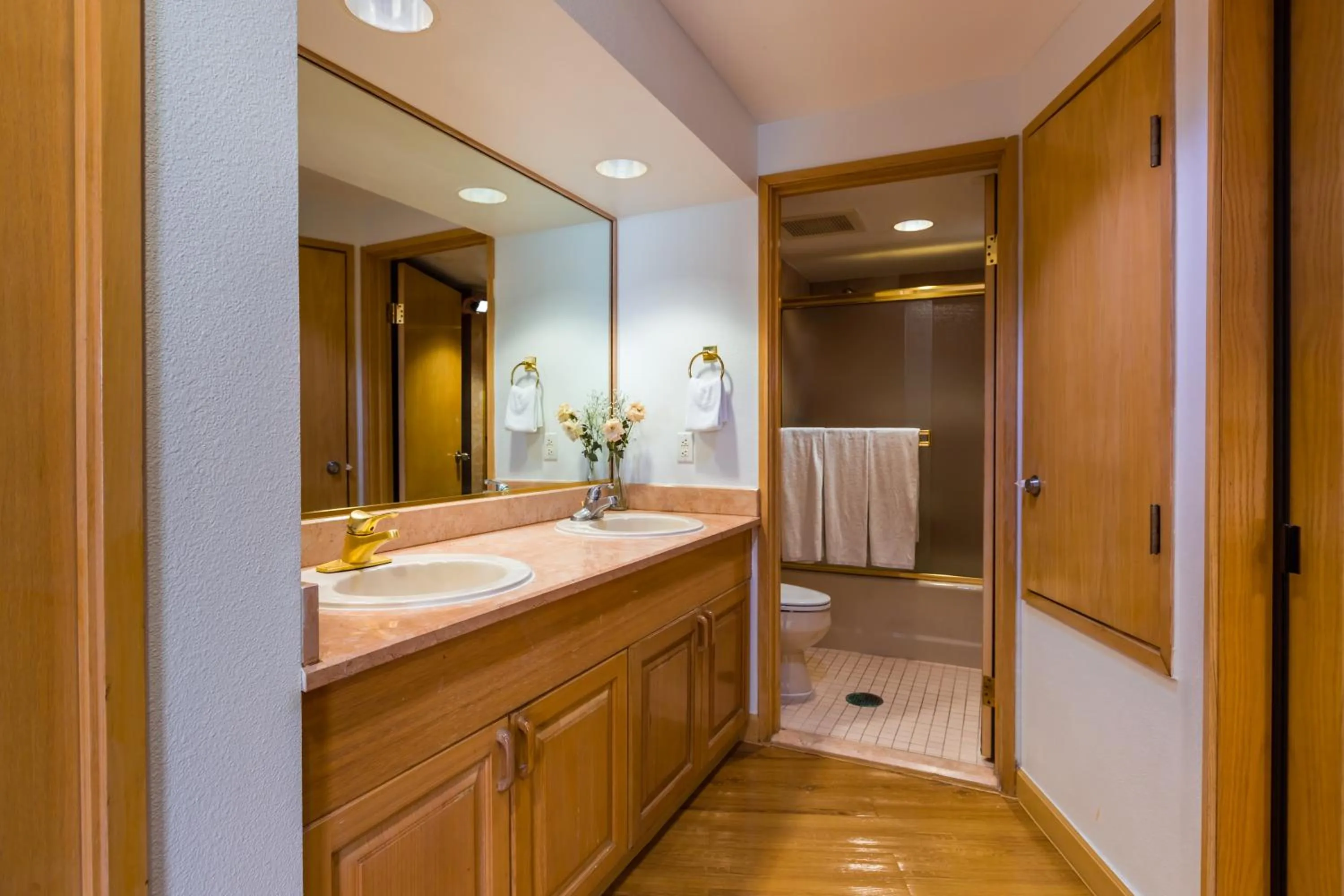 Bathroom in Alupang Beach Tower