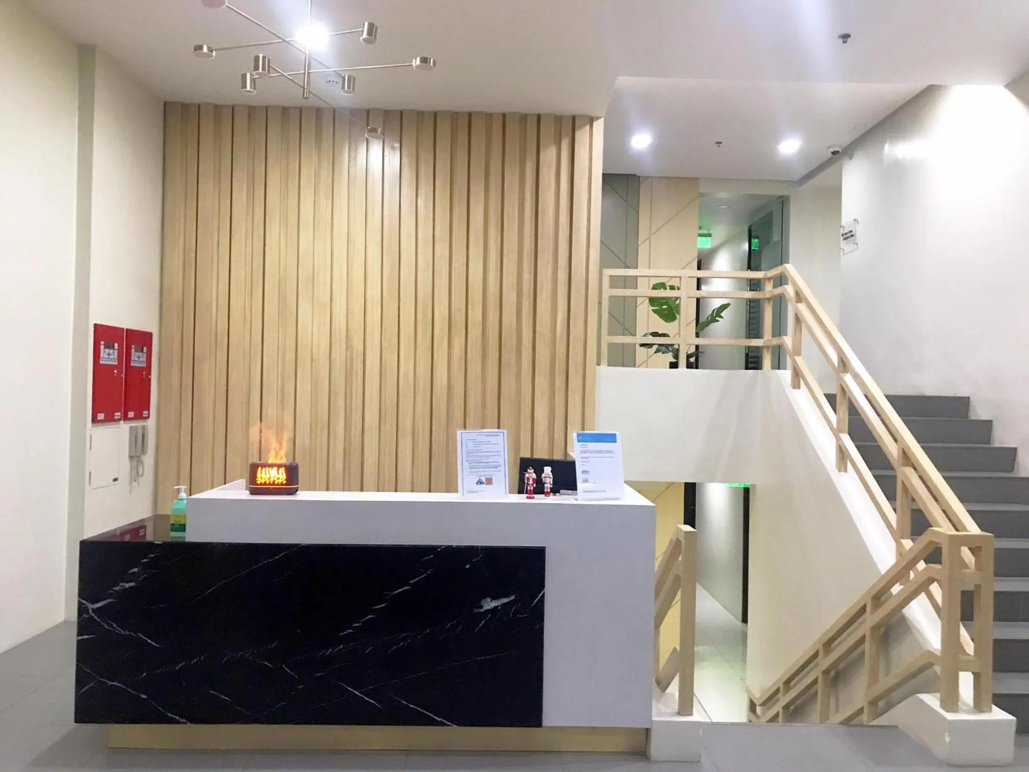 Lobby or reception in Brenthill Condominium