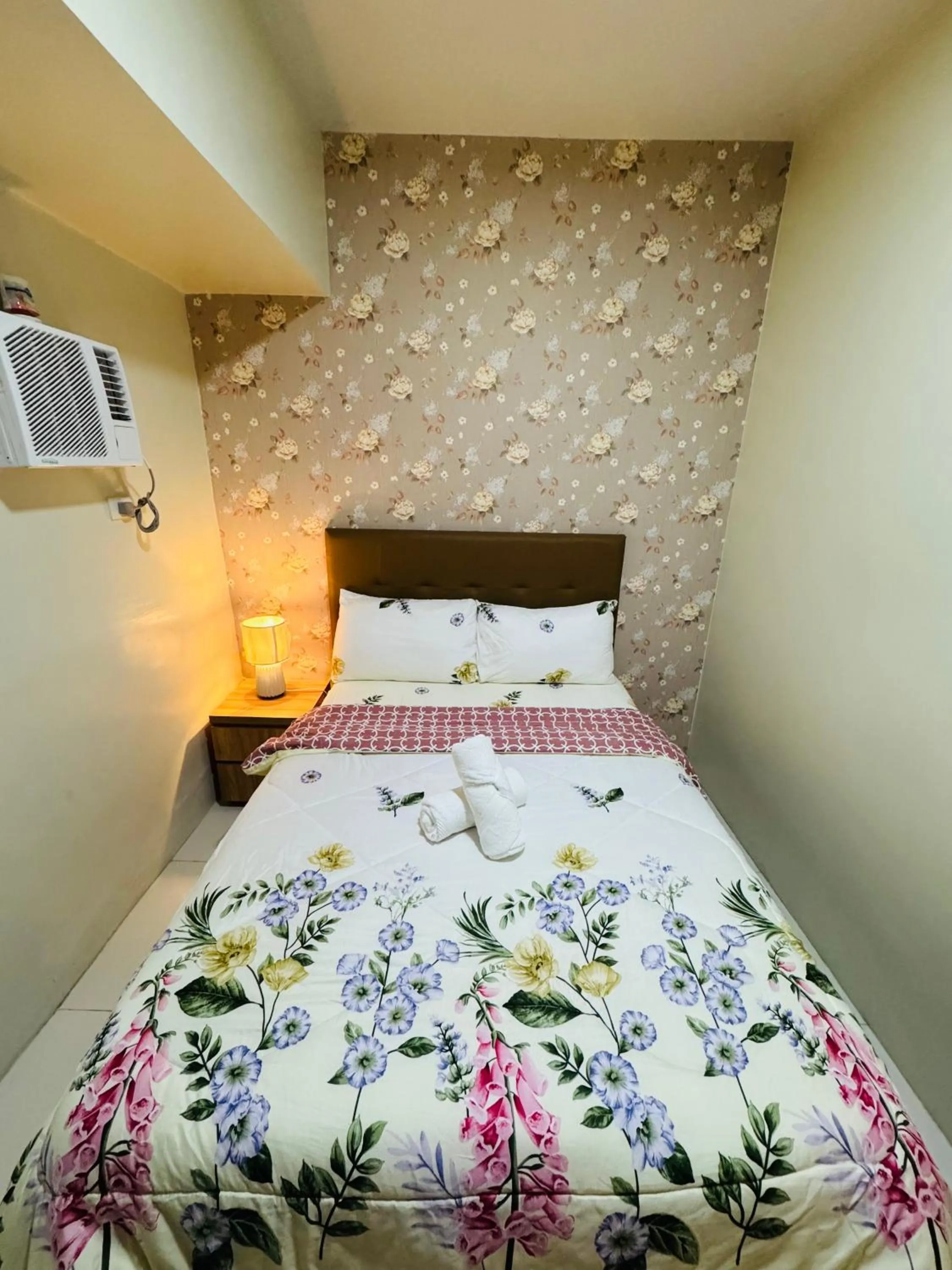 Bedroom, Bed in Brenthill Condominium