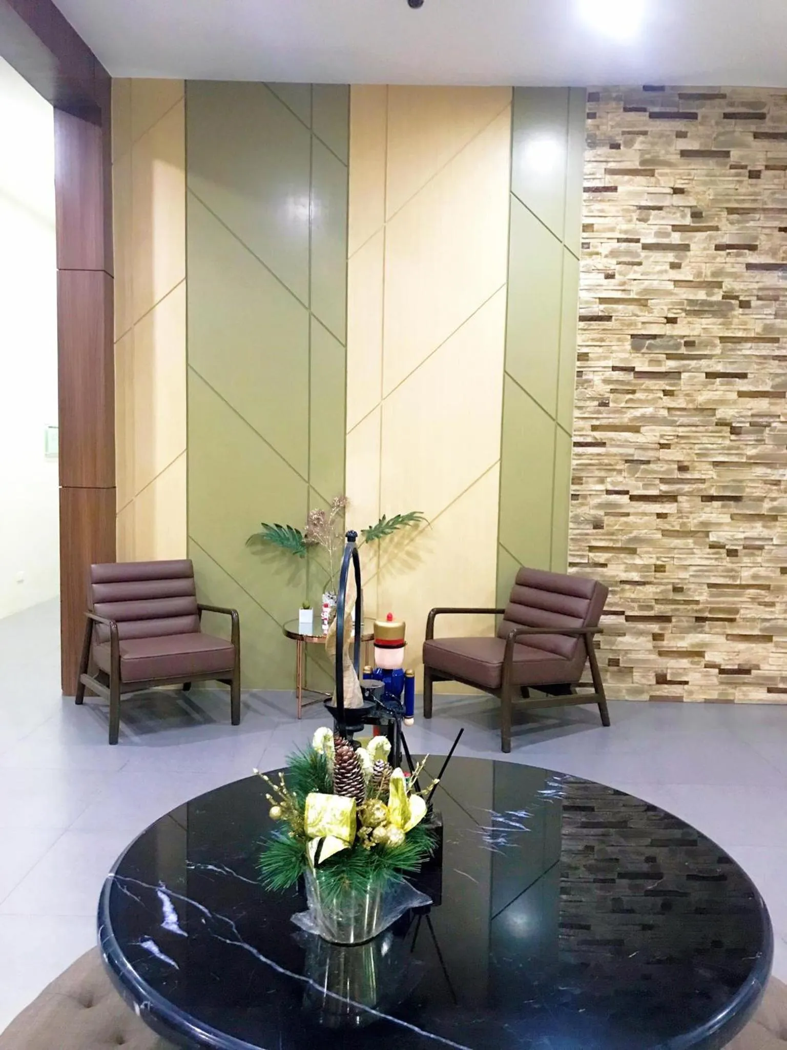 Lobby or reception in Brenthill Condominium