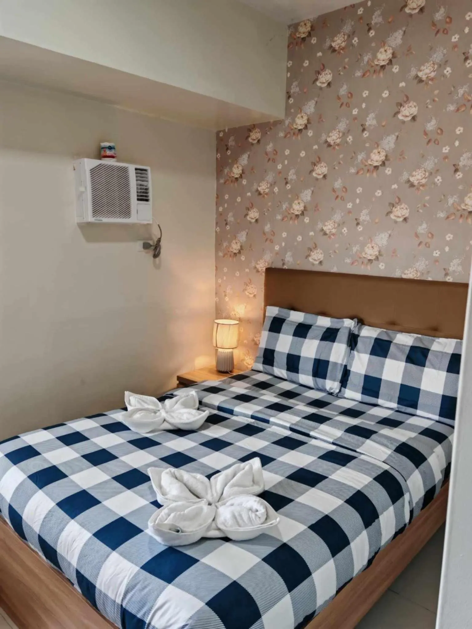 Bedroom, Bed in Brenthill Condominium