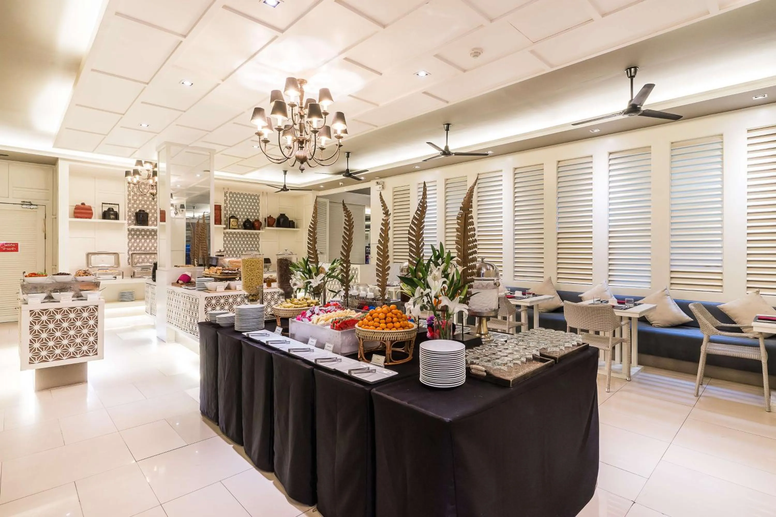 Restaurant/places to eat in Best Western Patong Beach