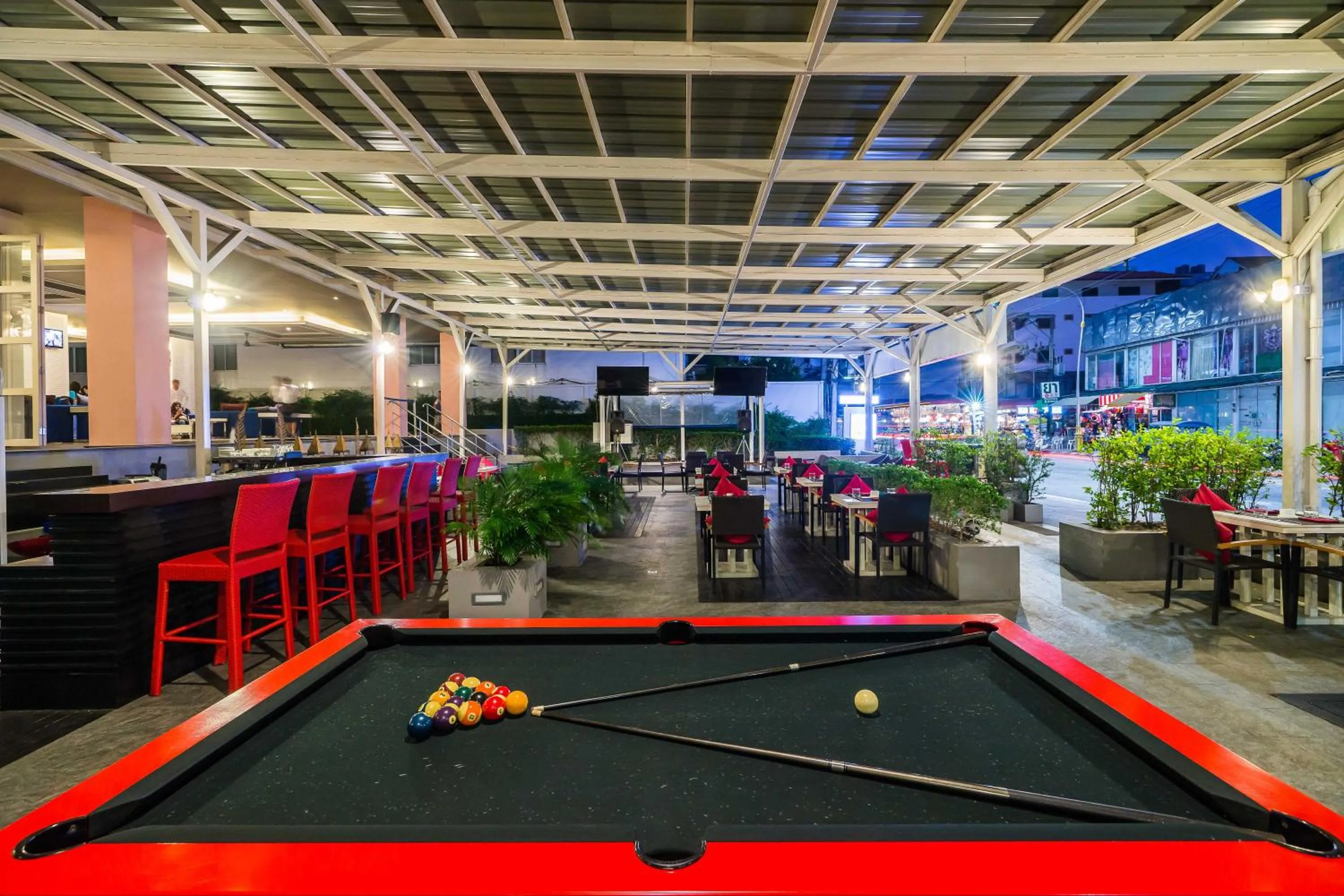 Dining area in Best Western Patong Beach