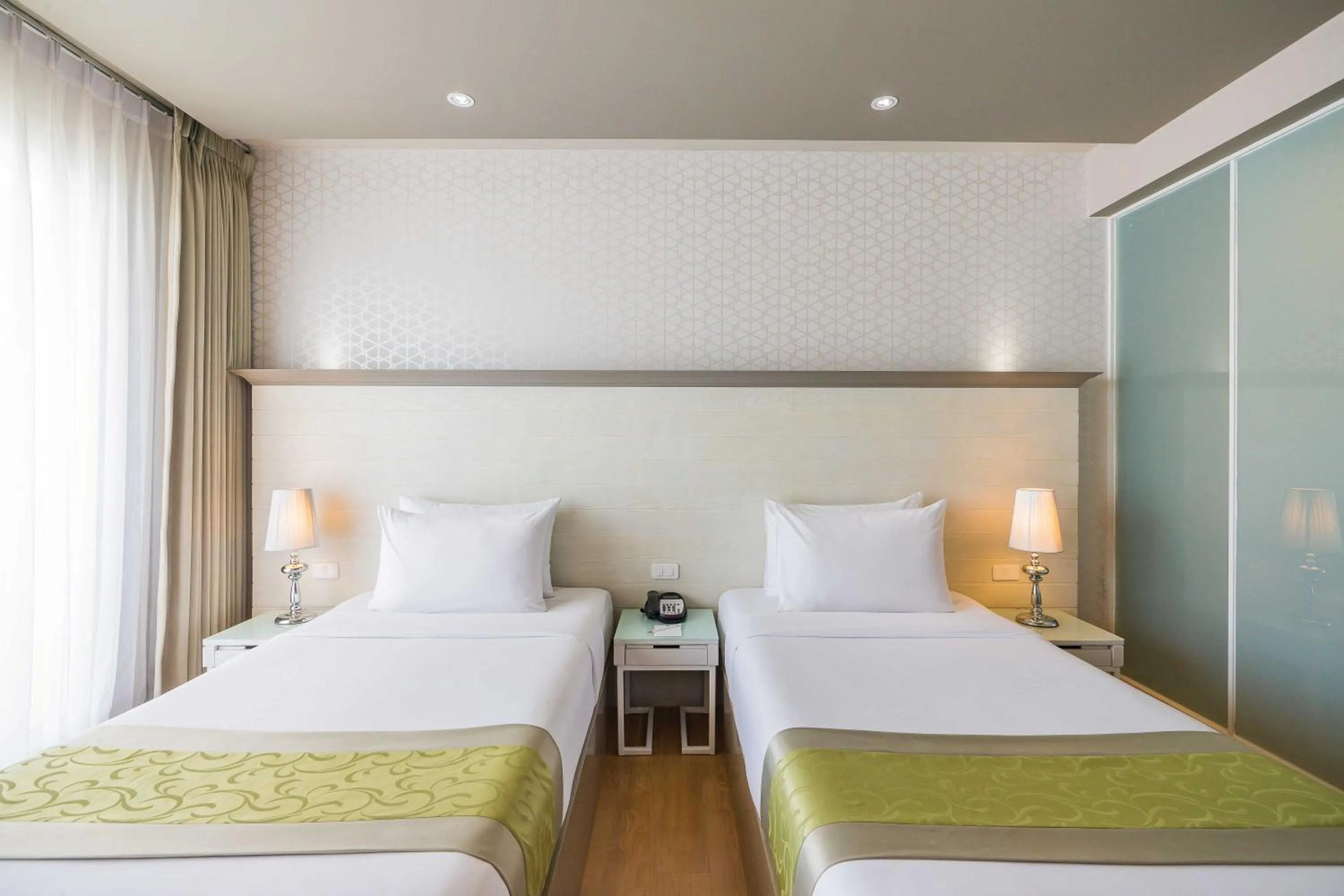 bunk bed, Bed in Best Western Patong Beach