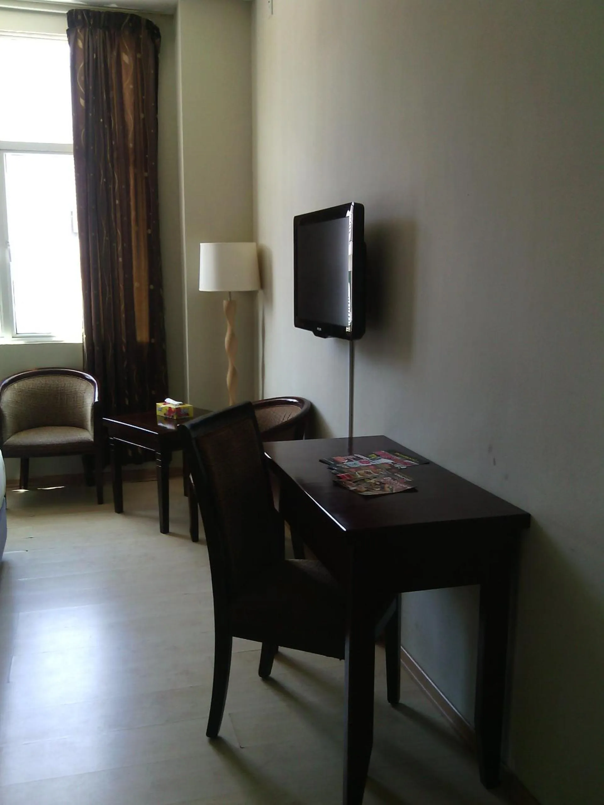 TV and multimedia in Ginasuite Hotel