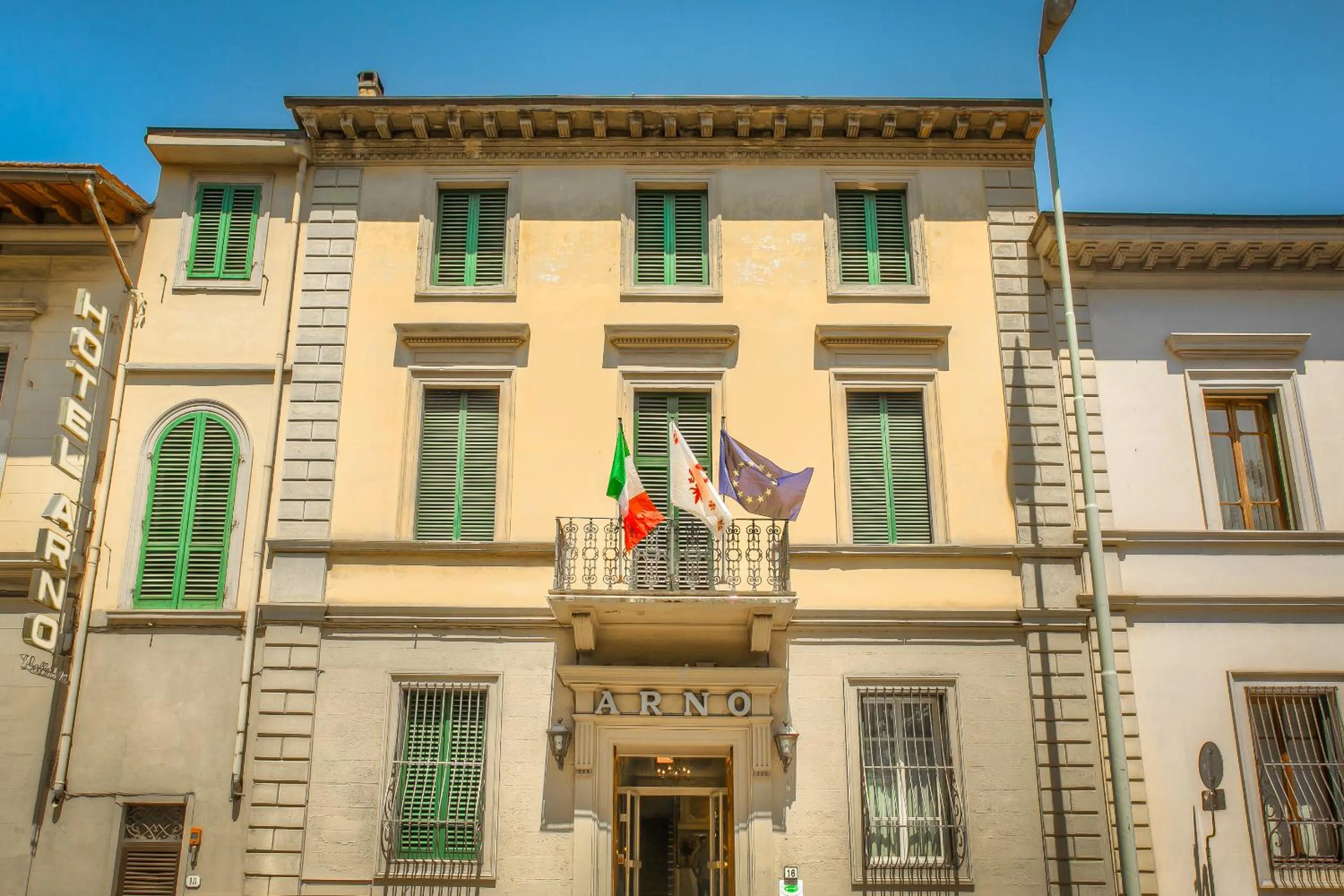 Facade/entrance in Hotel Arno Bellariva