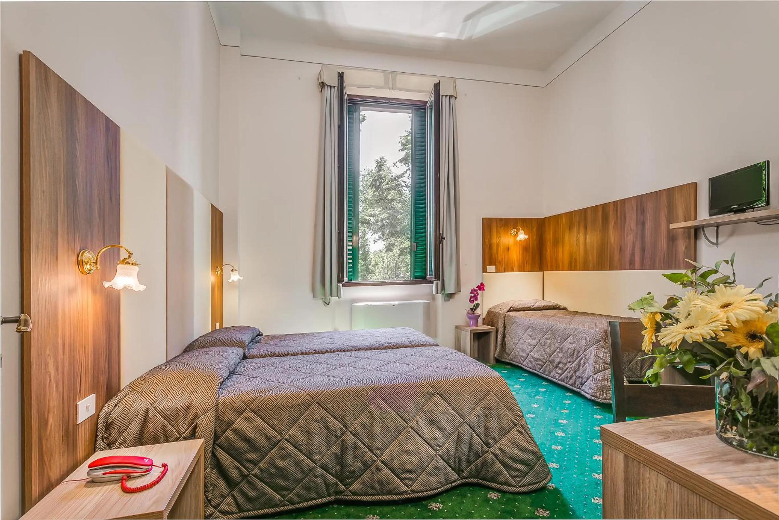 Photo of the whole room, Bed in Hotel Arno Bellariva