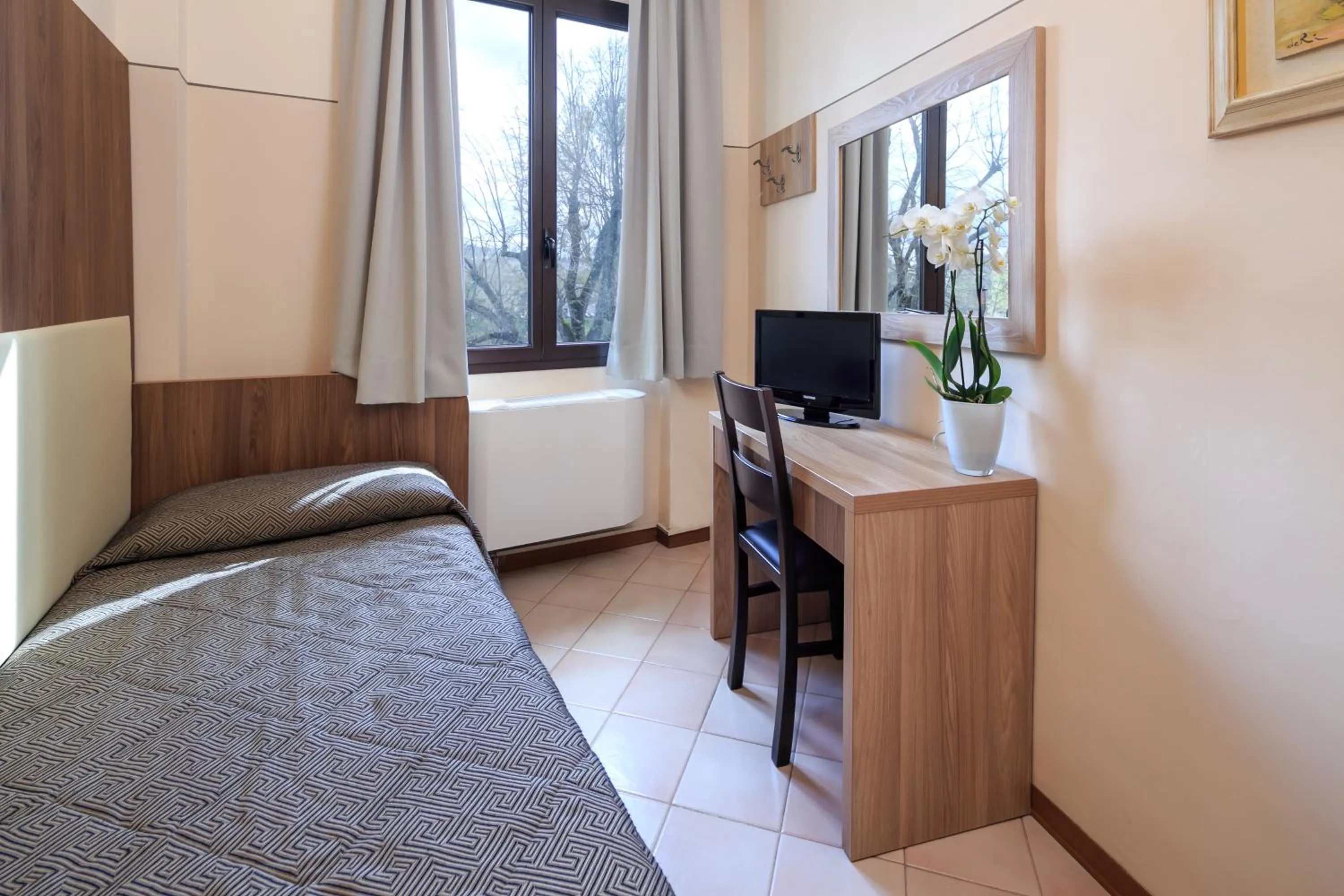 Photo of the whole room, Bed in Hotel Arno Bellariva