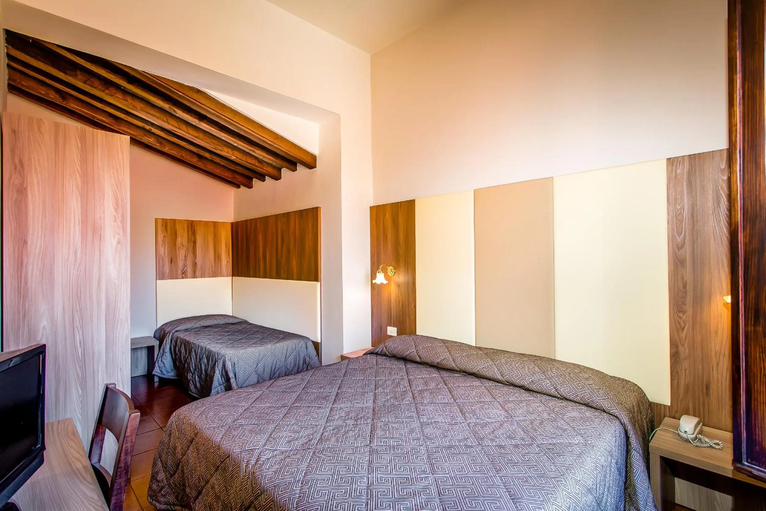 Photo of the whole room, Bed in Hotel Arno Bellariva