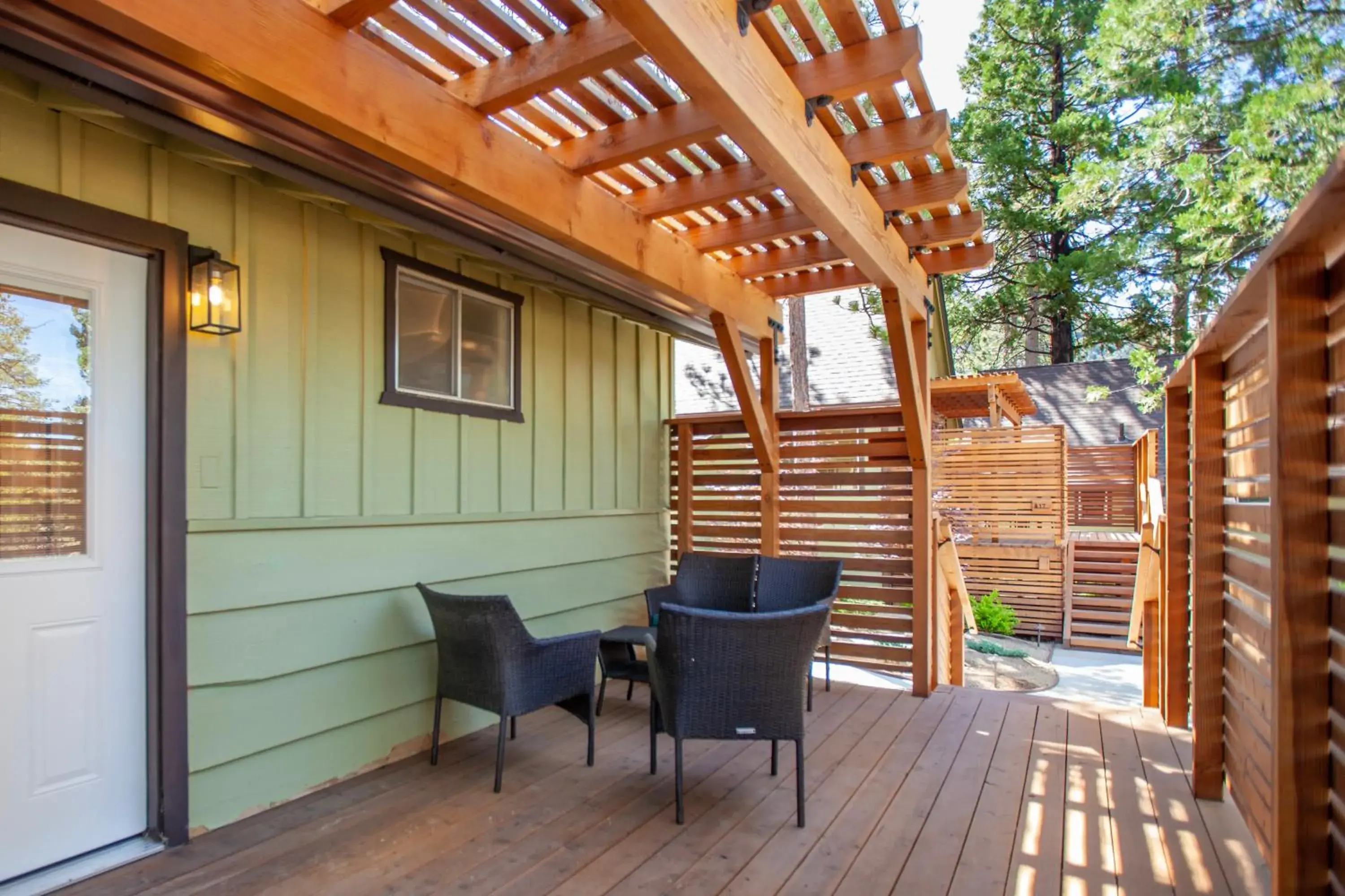 Deluxe King Room in Tahquitz Pines Retreat Deluxe King Room in Tahquitz Pines Retreat