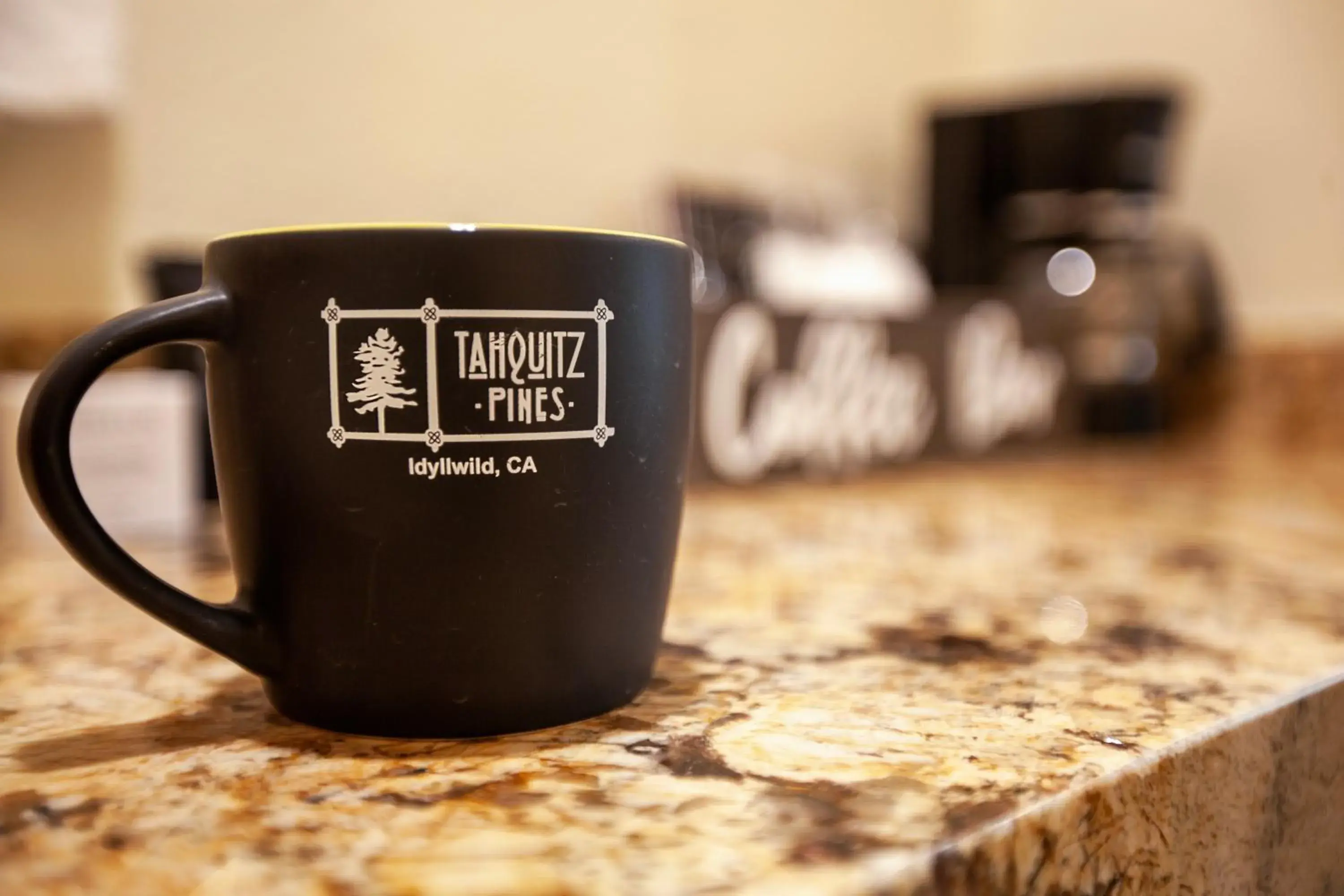 Budget Double Room in Tahquitz Pines Retreat Budget Double Room in Tahquitz Pines Retreat