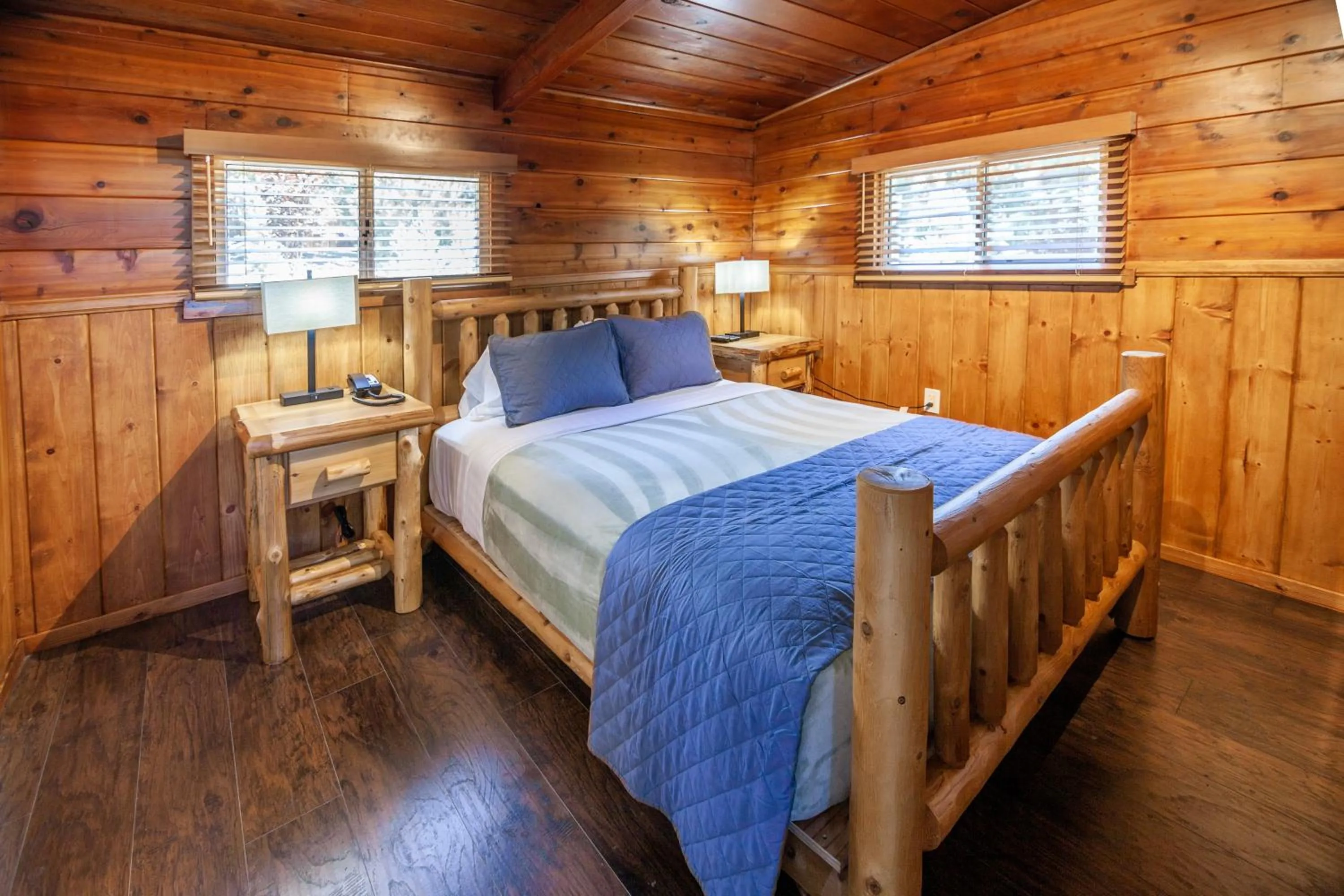 Bed in Tahquitz Pines Retreat