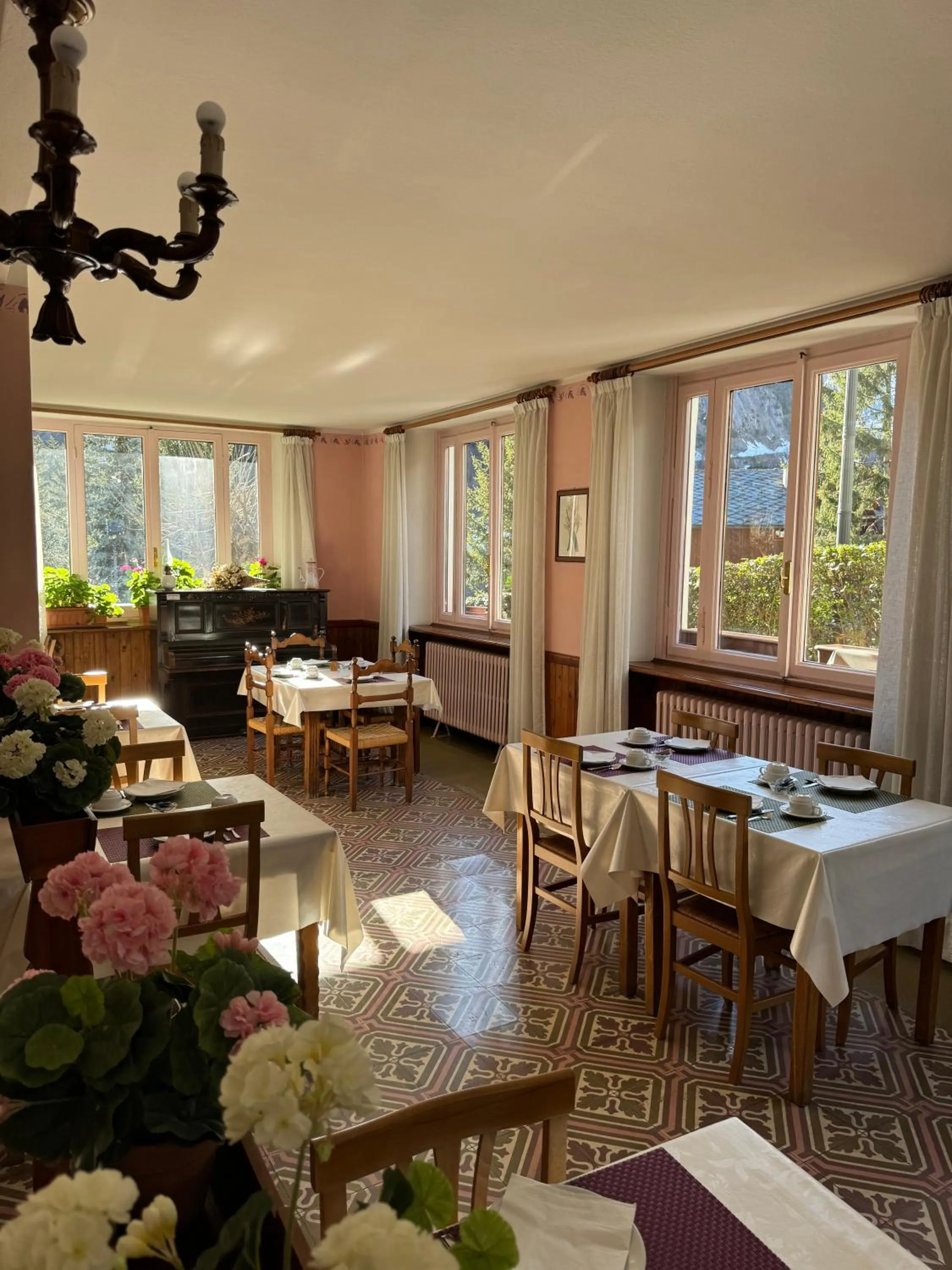 Breakfast in Hotel Aiguille Noire