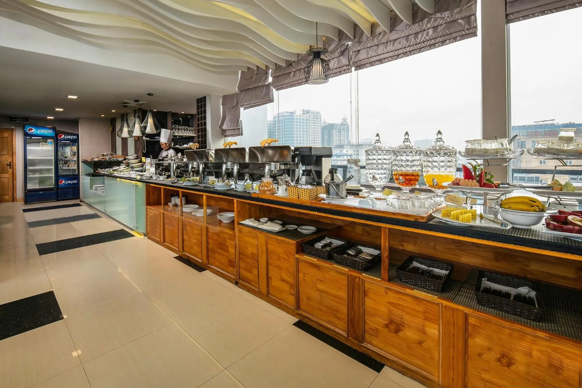 Restaurant/places to eat in Parkside Sunline Hotel