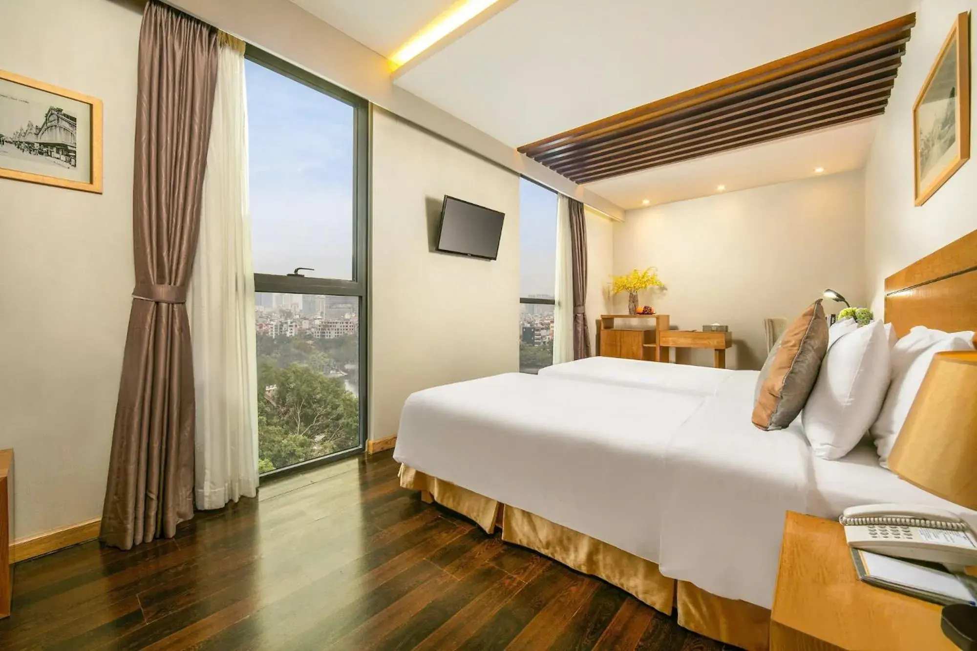 Deluxe Twin Room in Parkside Sunline Hotel Deluxe Twin Room in Parkside Sunline Hotel