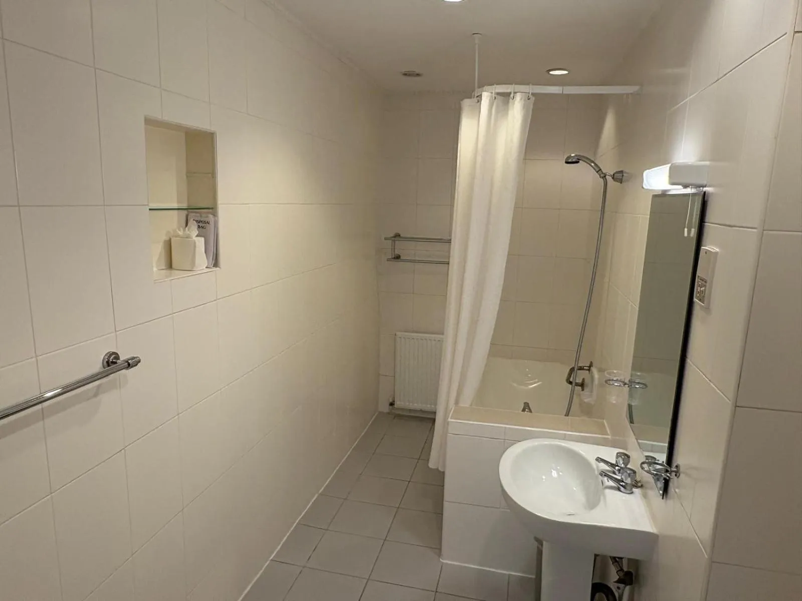 Bathroom in The Cumberland Hotel