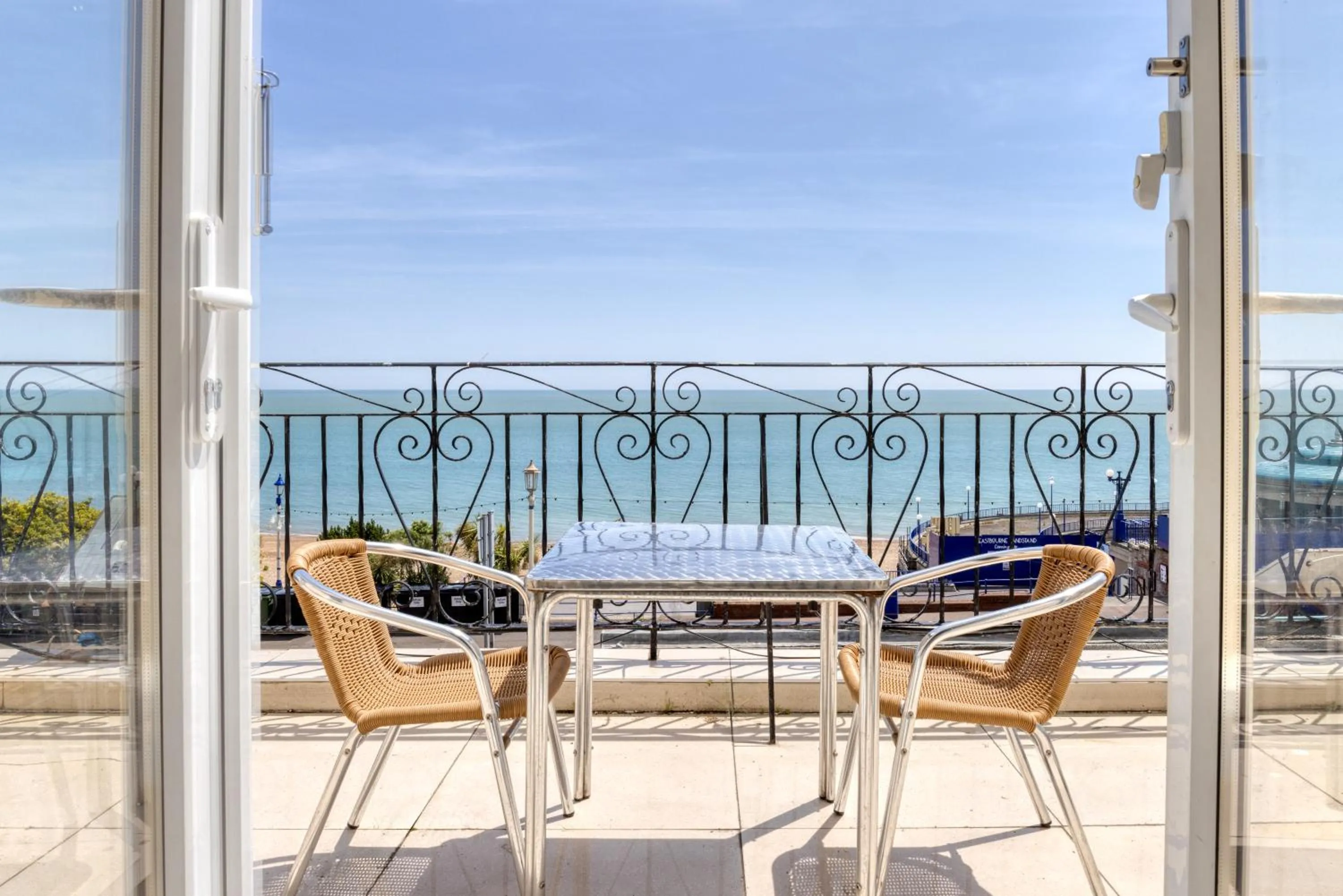 Balcony/Terrace in The Cumberland Hotel