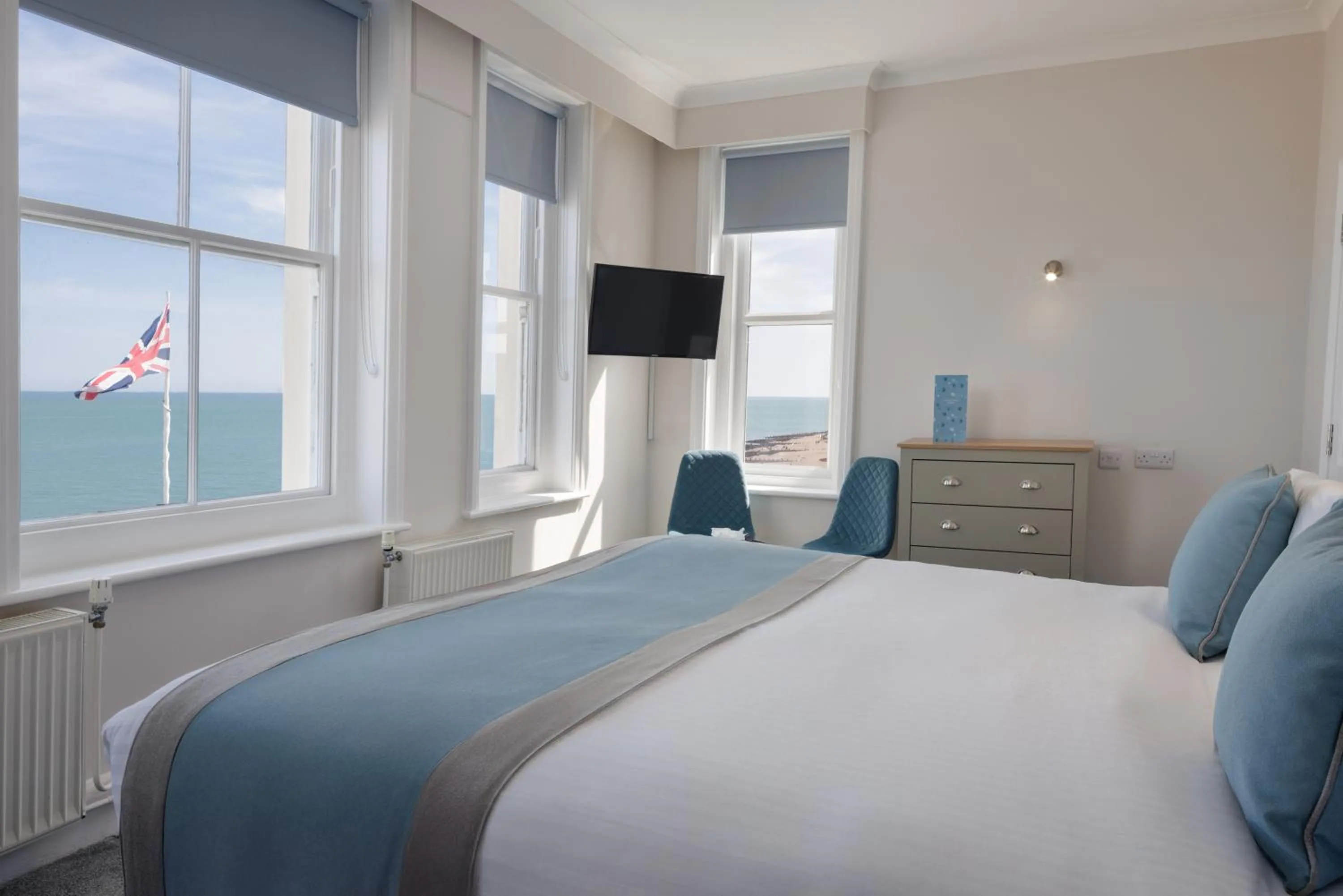 Sea view, Bed in The Cumberland Hotel
