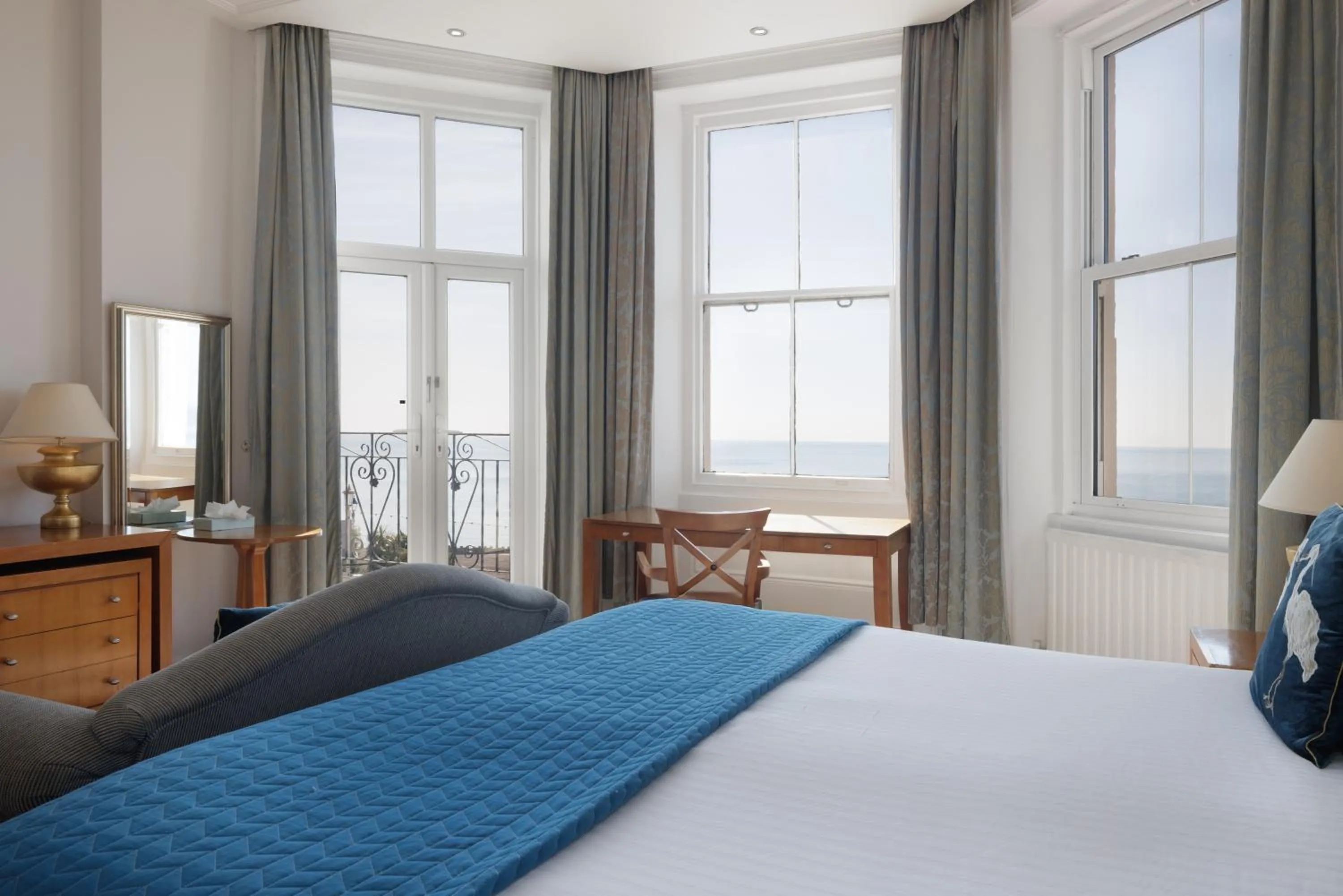 Bedroom, Bed in The Cumberland Hotel