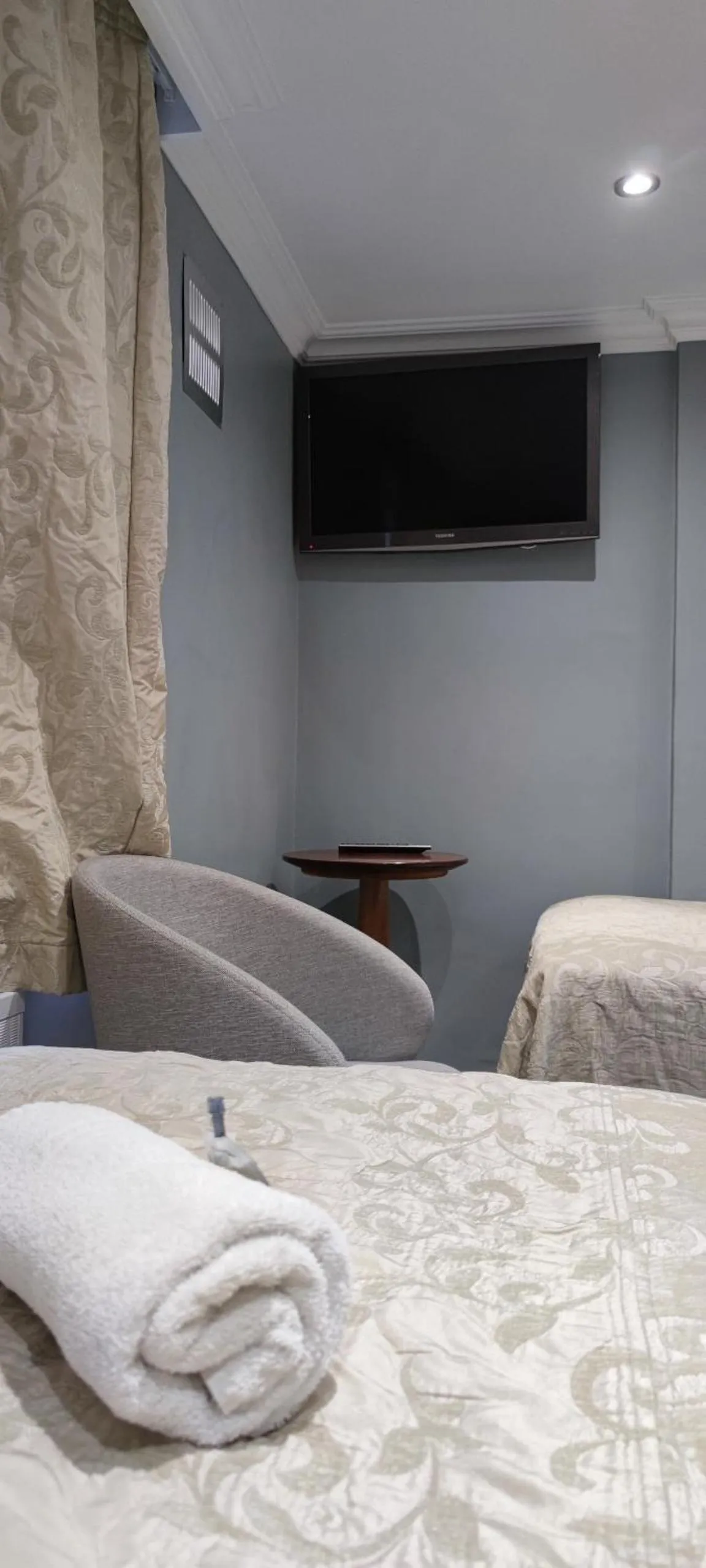 Bedroom, Bed in St Simeon