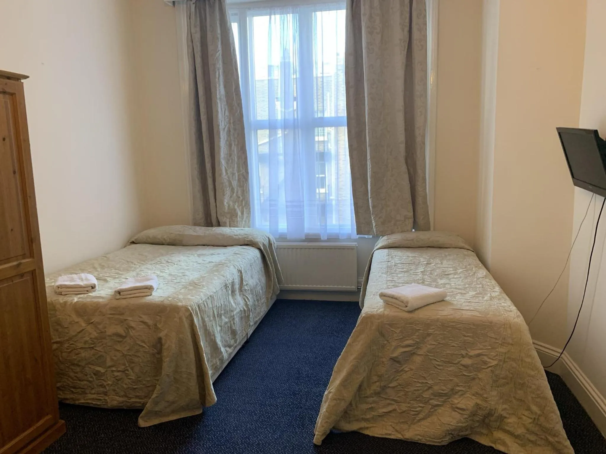 Bedroom, Bed in St Simeon